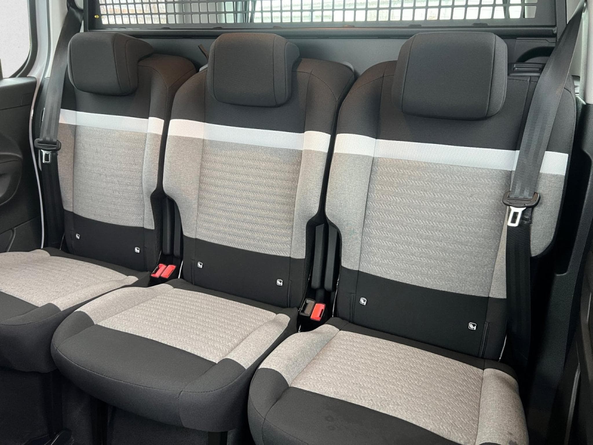 Citroën Berlingo 1.5 BlueHDi 130 EAT8 Plus (2025) - Photo 8