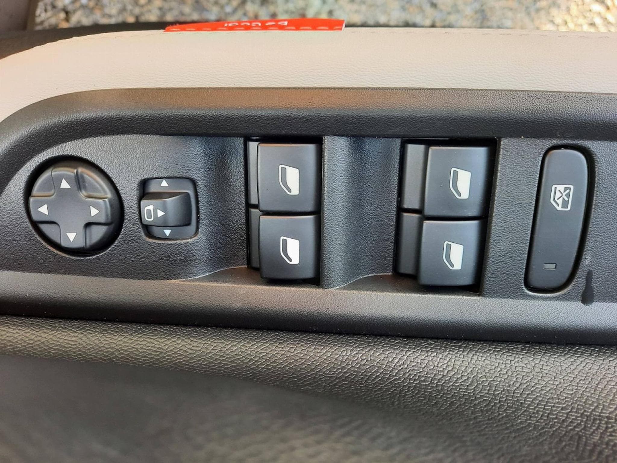 Citroën C3 Aircross 1.2 Hybride 145 e-DC6 Max (2025) - Photo 10