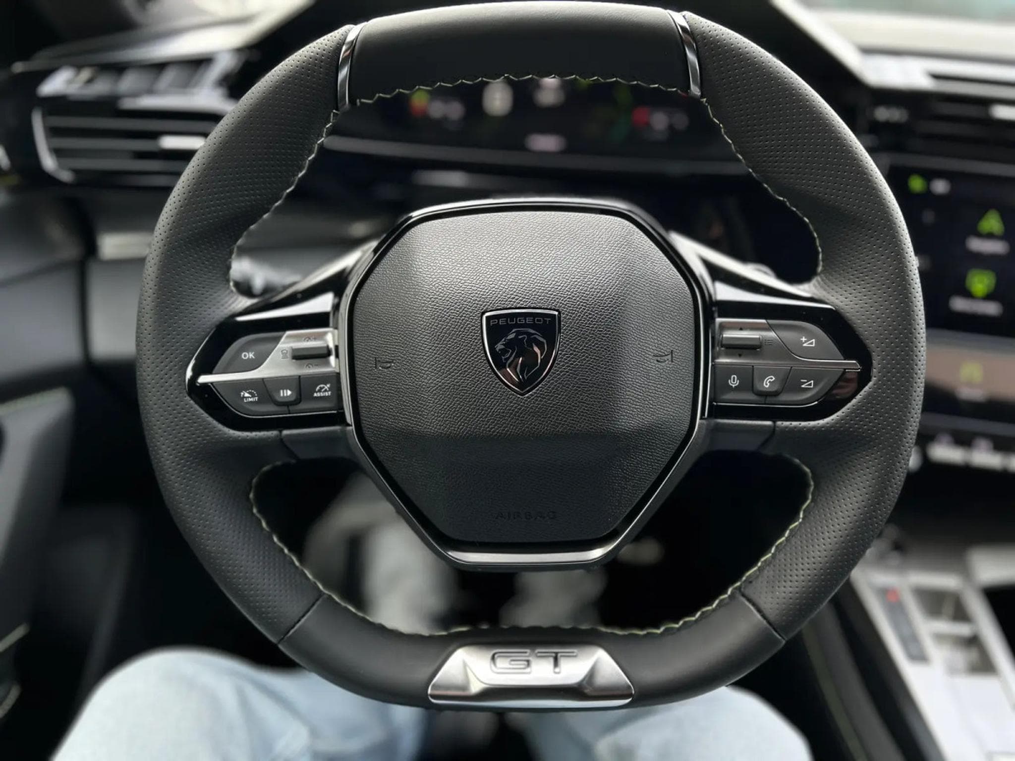 Peugeot 308 1.2 PureTech 145 e-DSC6 GT (2025) - Photo 11