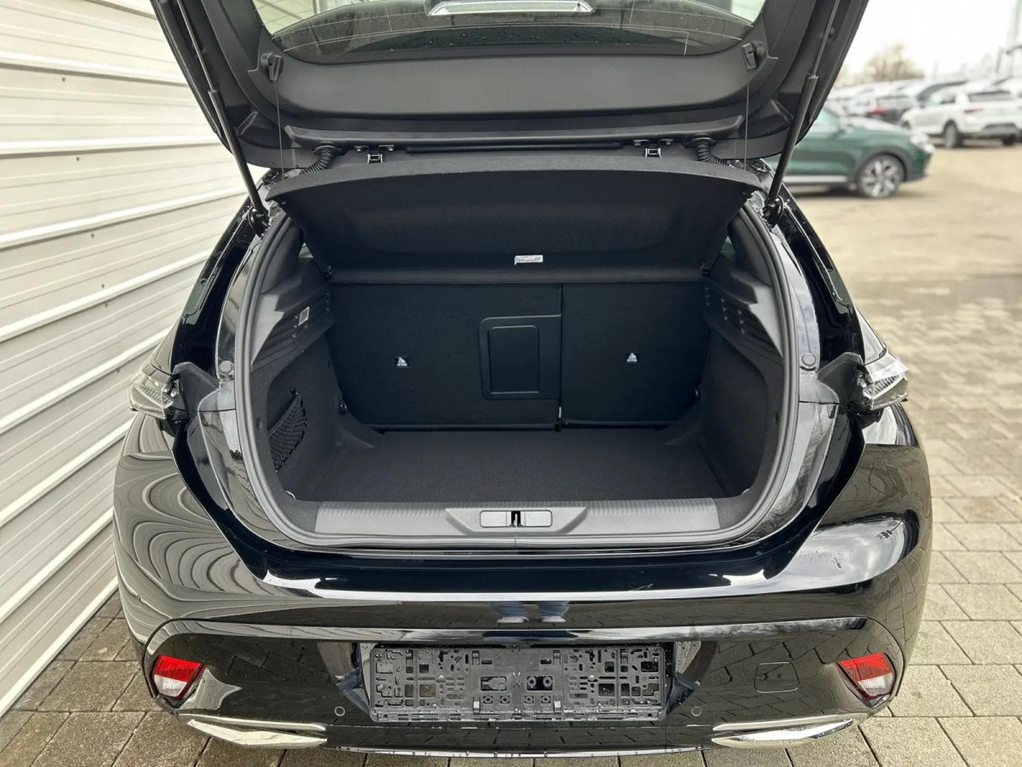 Peugeot 308 1.2 PureTech 145 e-DSC6 GT (2025) - Photo 17