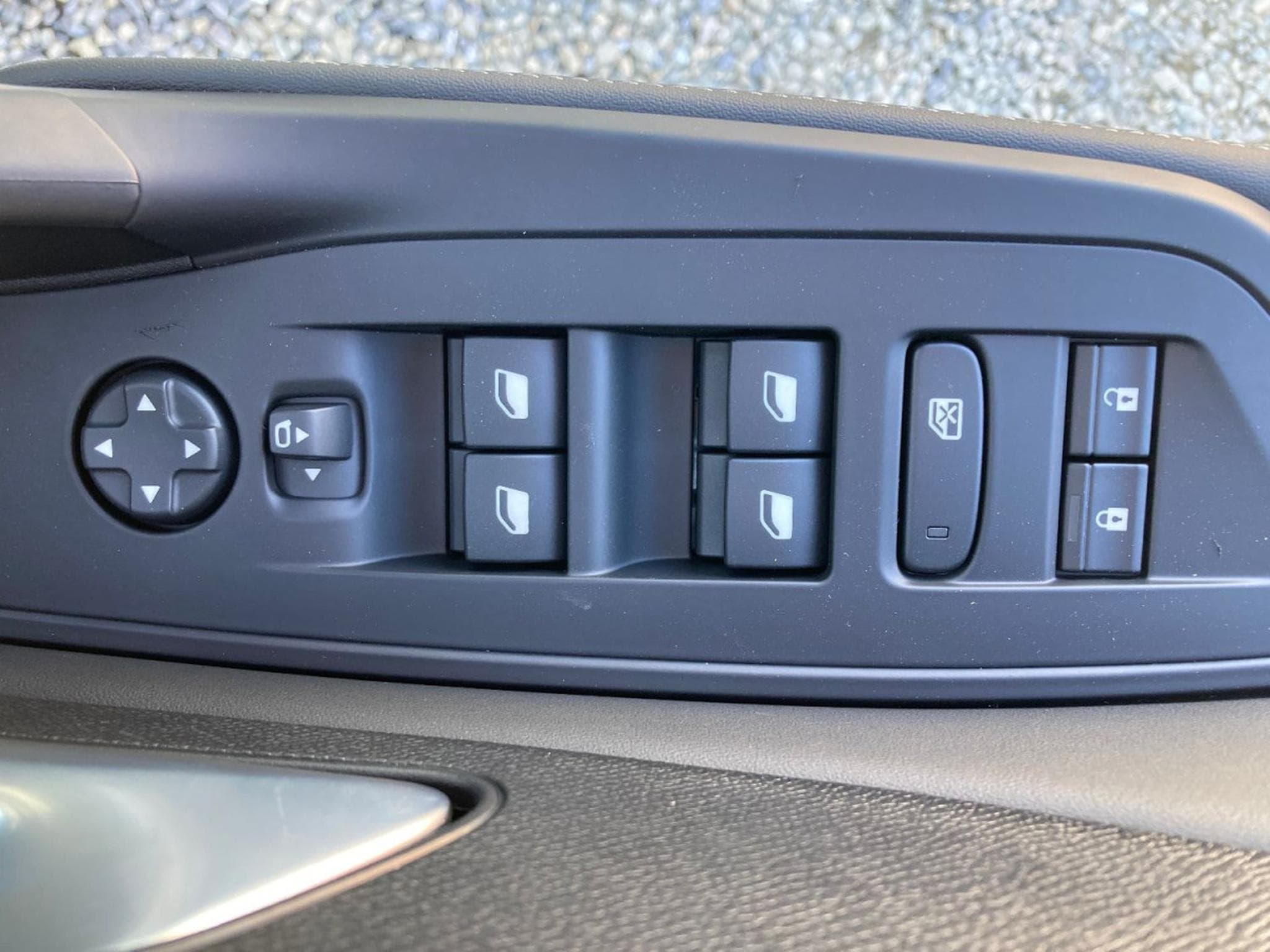 Peugeot 308 1.5 BlueHDI 130 EAT8 ALLURE (2025) - Photo 9