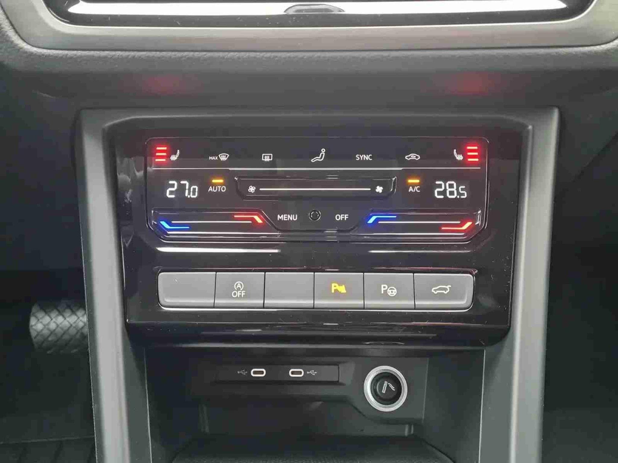 VW Touran 1.5 TSI 150 DSG Confortline 7 places (2025) - Photo 16