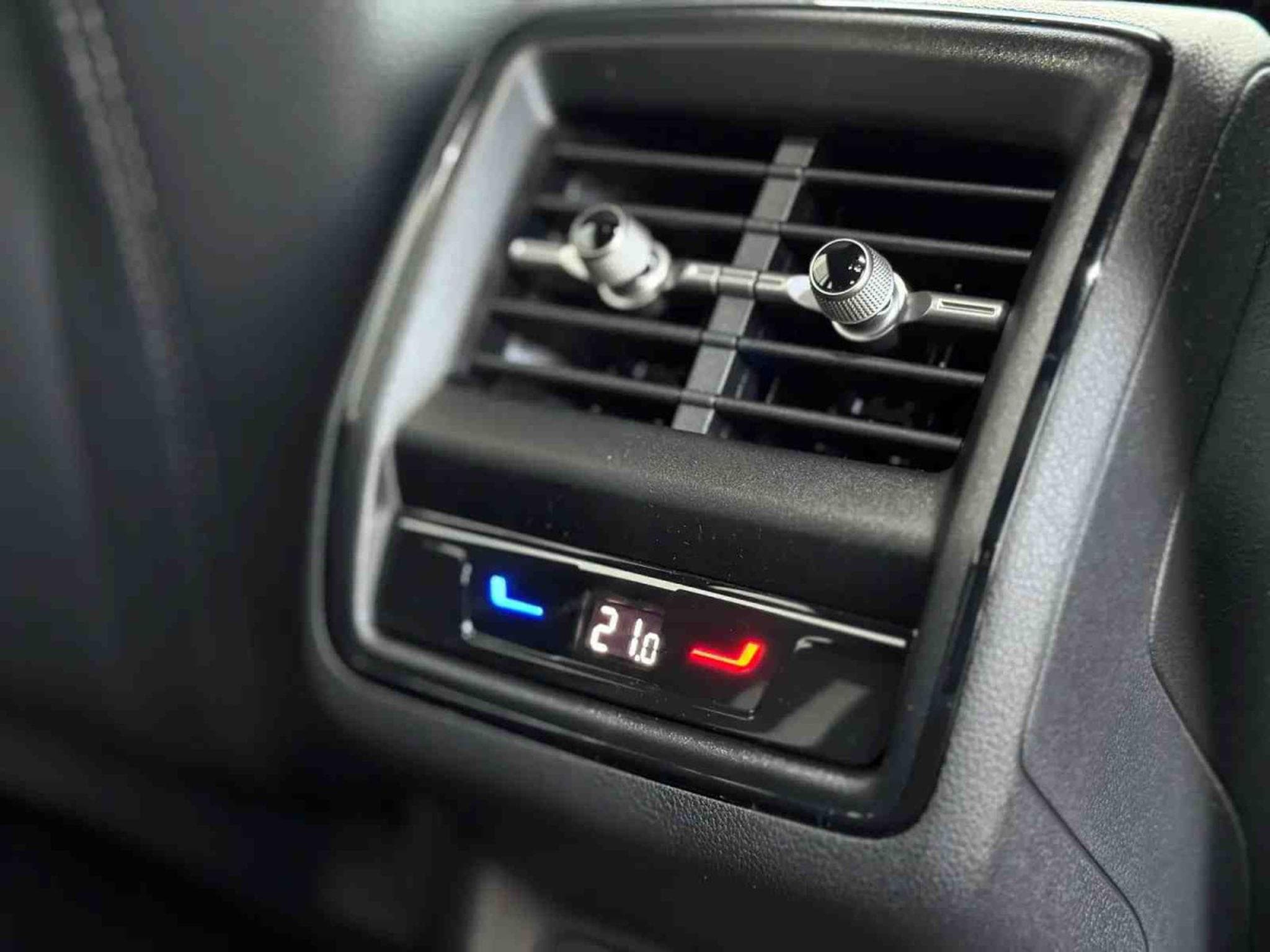 Skoda Kodiaq 2.0 TSi DSG 204 4x4 Sportline (2025) - Photo 19