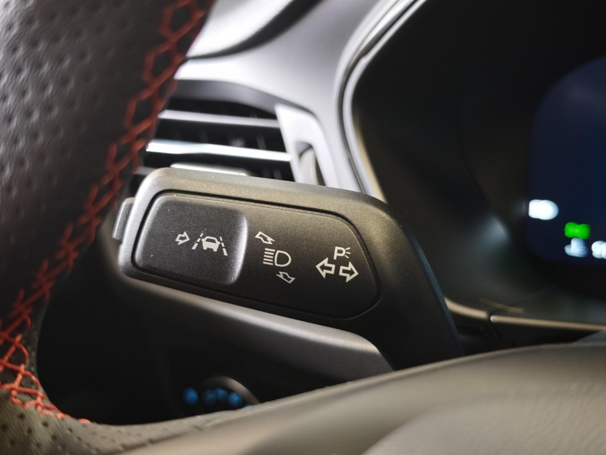 Ford Focus ST-Line X 1.0i Eco Boost MHEV (2025) - Foto 16