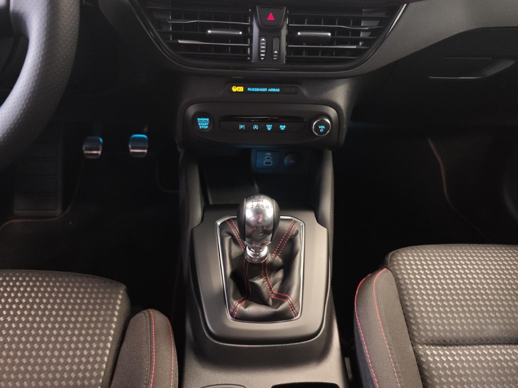 Ford Focus ST-Line X 1.0i Eco Boost MHEV (2025) - Foto 22