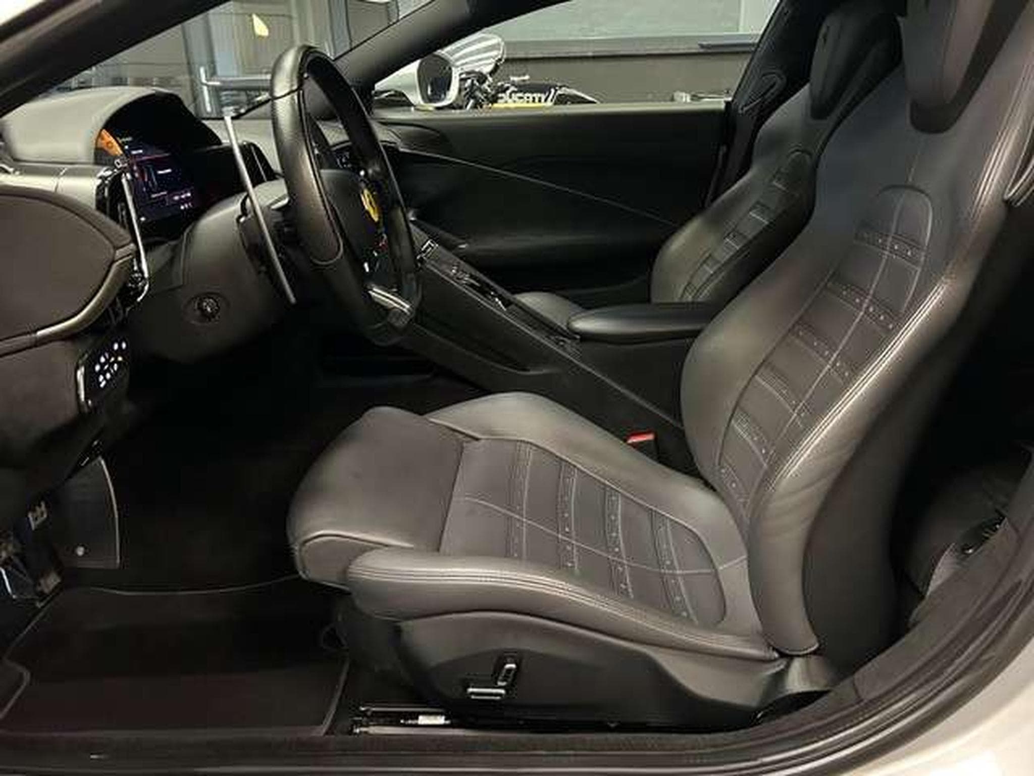 Ferrari Roma ROMA (2021) - Photo 11