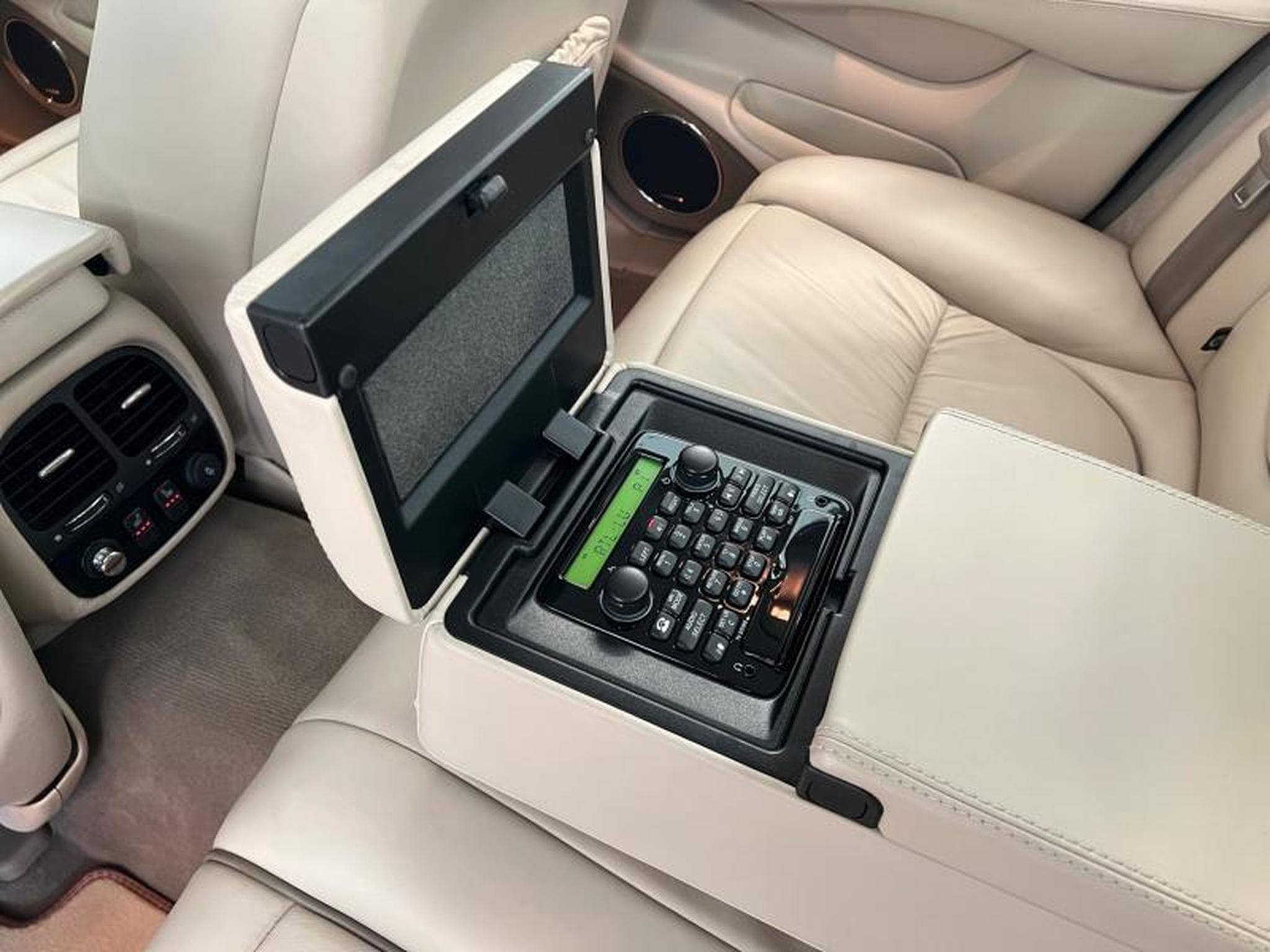 Jaguar XJ Voiture en dépot vente (2004) - Photo 16