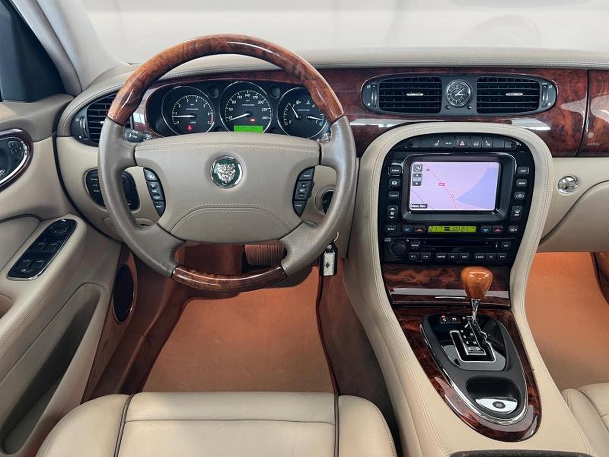 Jaguar XJ Voiture en dépot vente (2004) - Photo 17