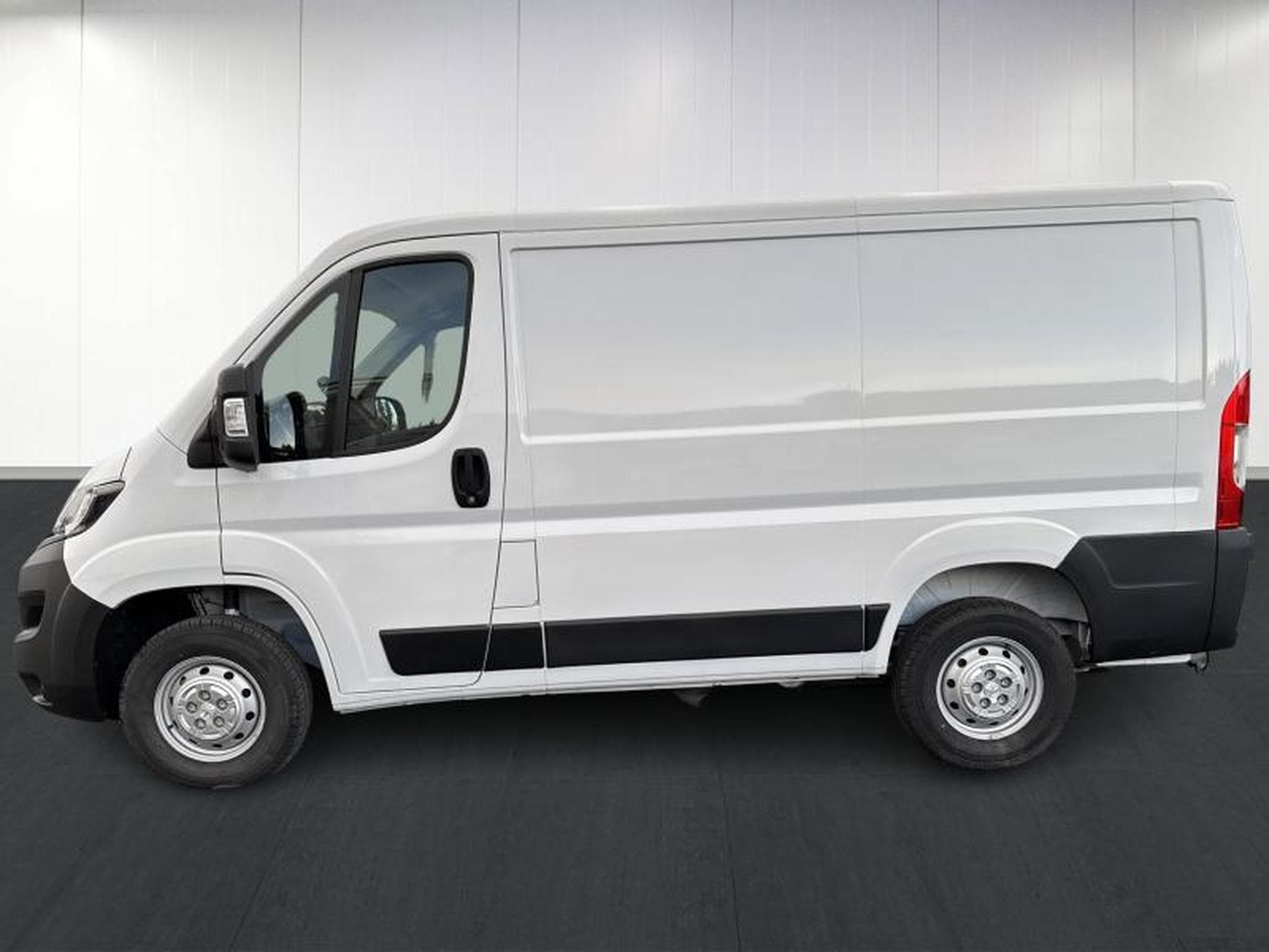 Peugeot Boxer Fourgon tole 333 L1H1 (2024) - Photo 2