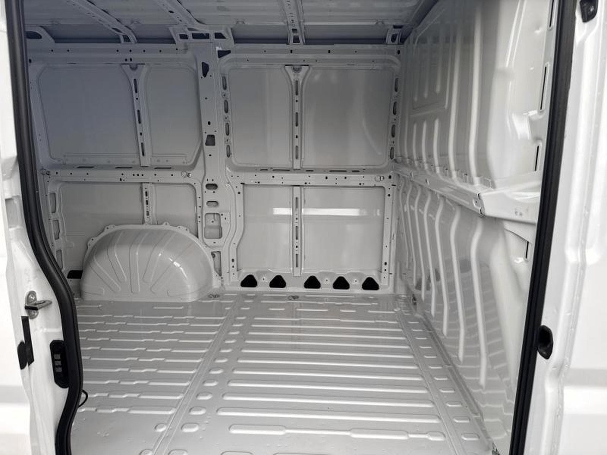 Peugeot Boxer Fourgon tole 333 L1H1 (2024) - Photo 5