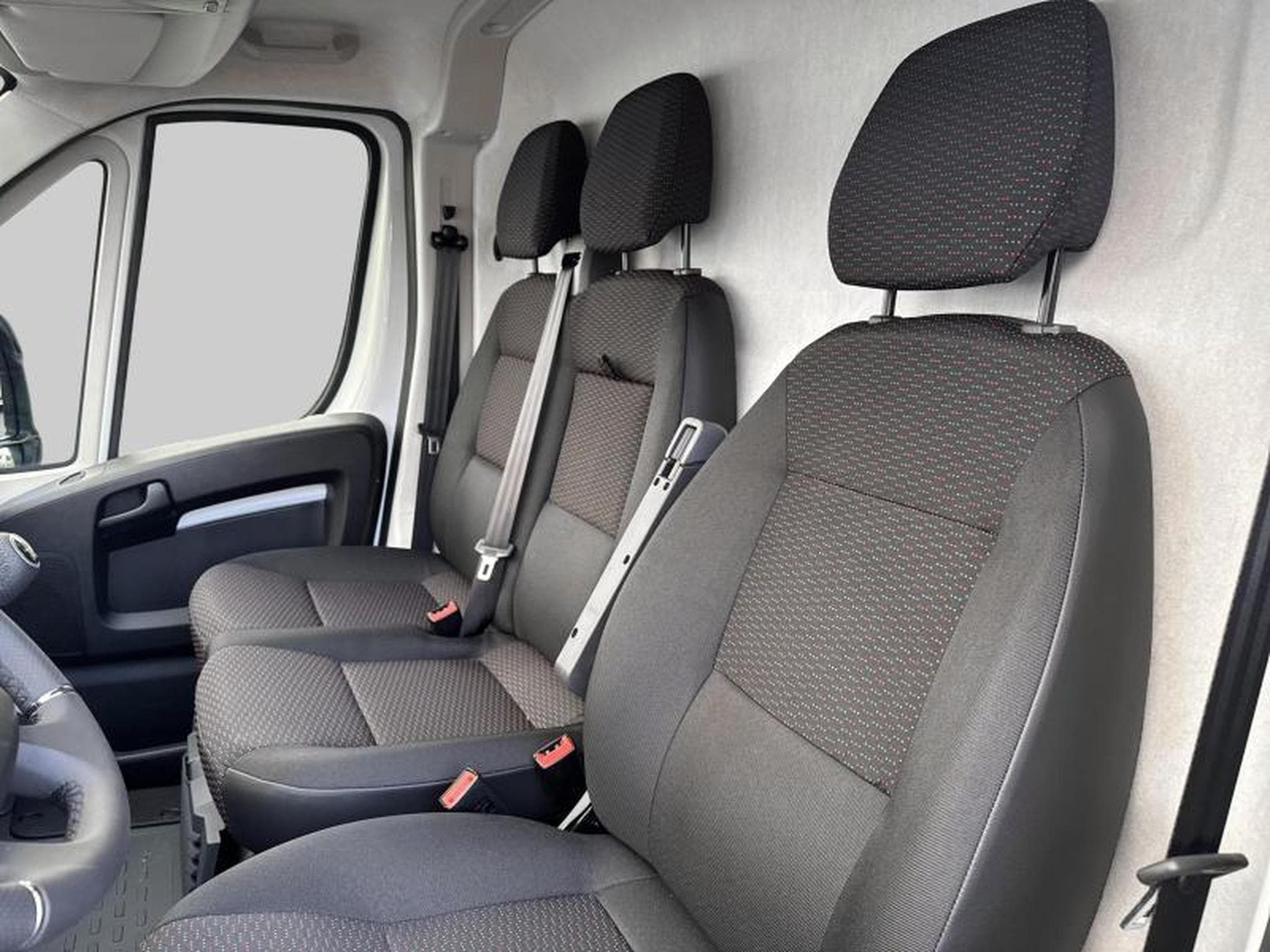 Peugeot Boxer Fourgon tole 333 L1H1 (2024) - Photo 7