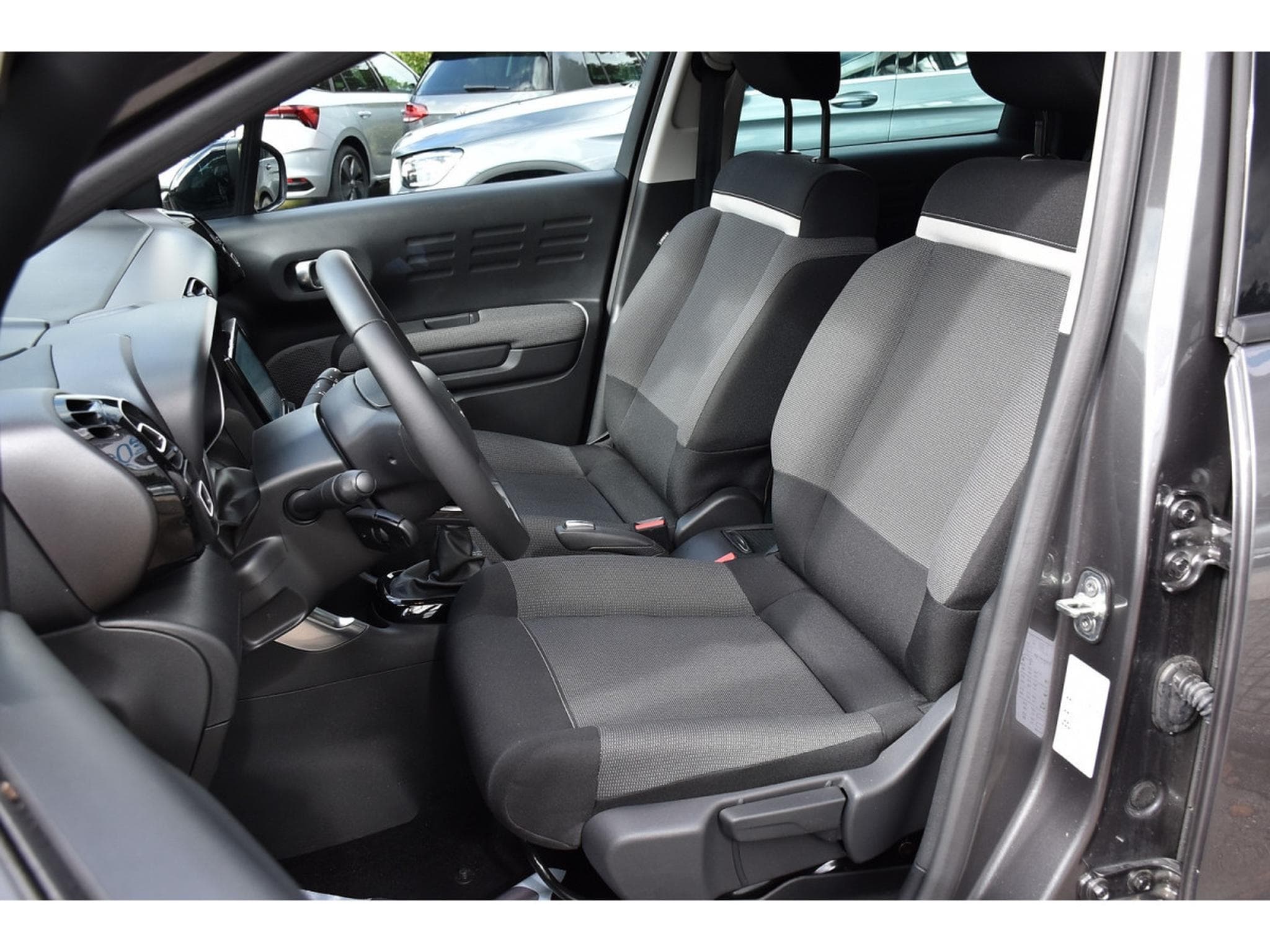 Citroën C3 Aircross 1.2 PureTech 110 MAX REGUL GPS LANE HUD GRIP CAM JA17 1°MAIN (2024) - Photo 6