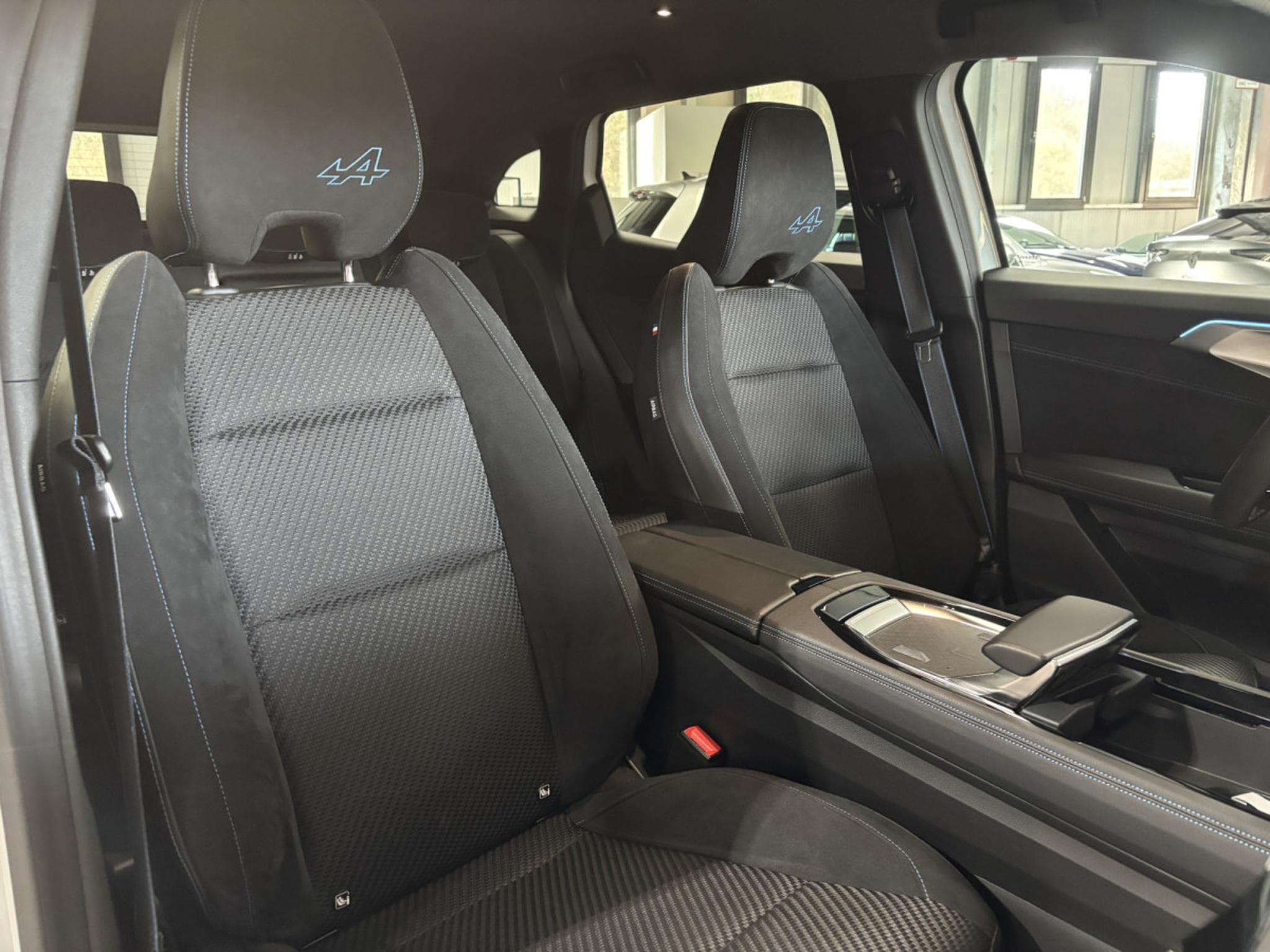 Renault Austral Esprit Alpine 200 Full Hybrid (2025) - Photo 12