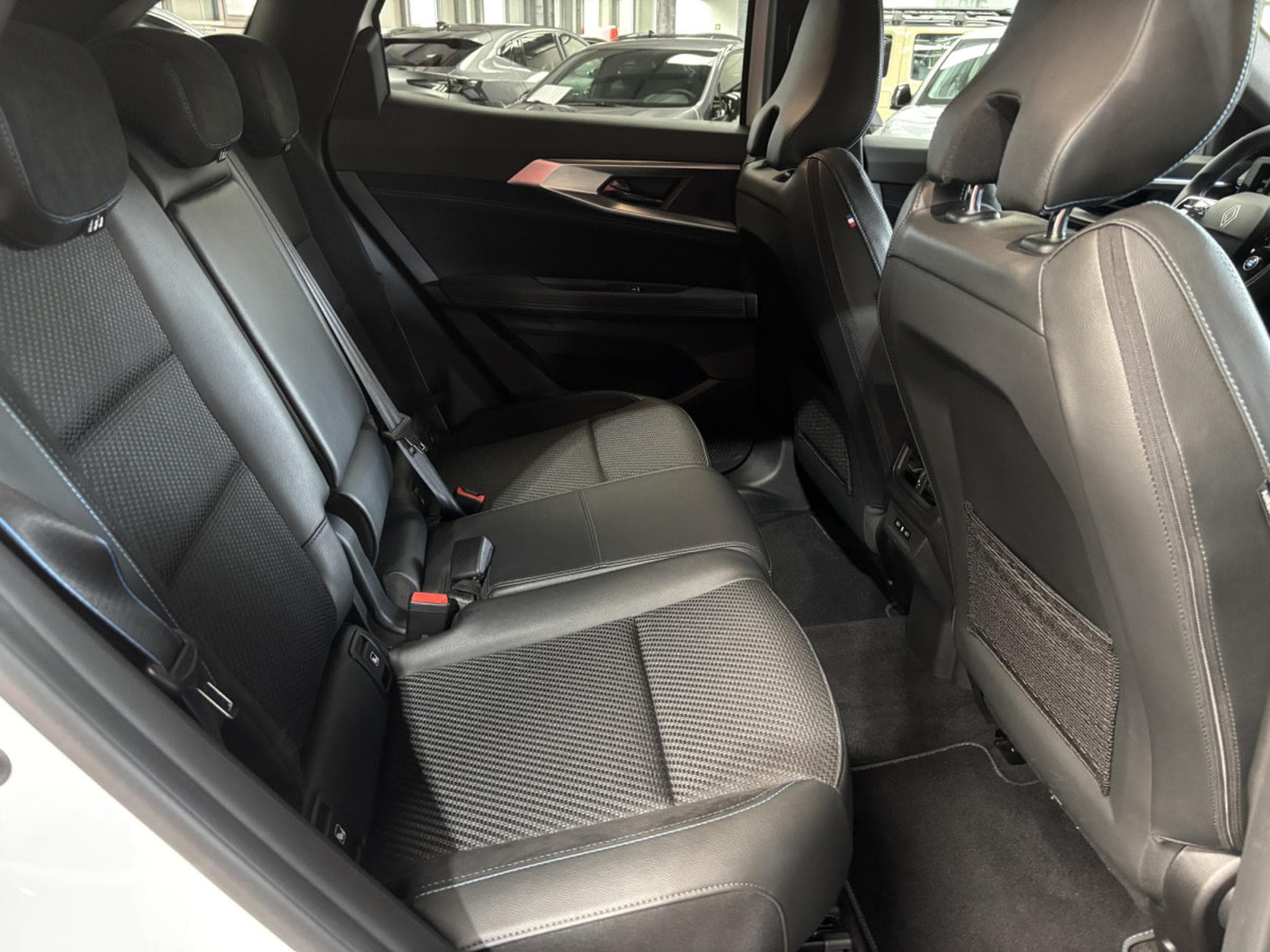 Renault Austral Esprit Alpine 200 Full Hybrid (2025) - Photo 13