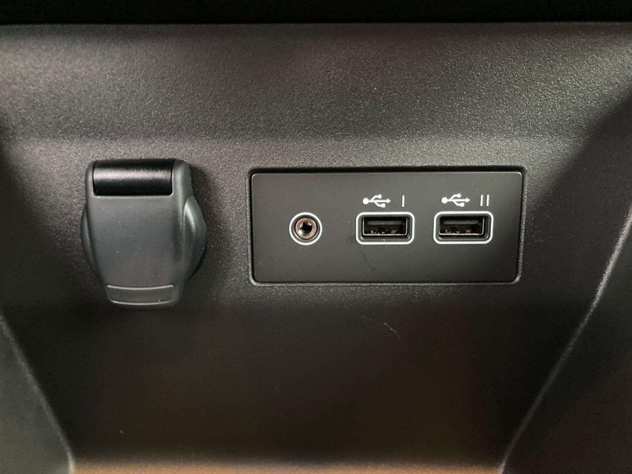 Renault Clio 1.5 dCi 101 Evolution (2025) - Photo 24