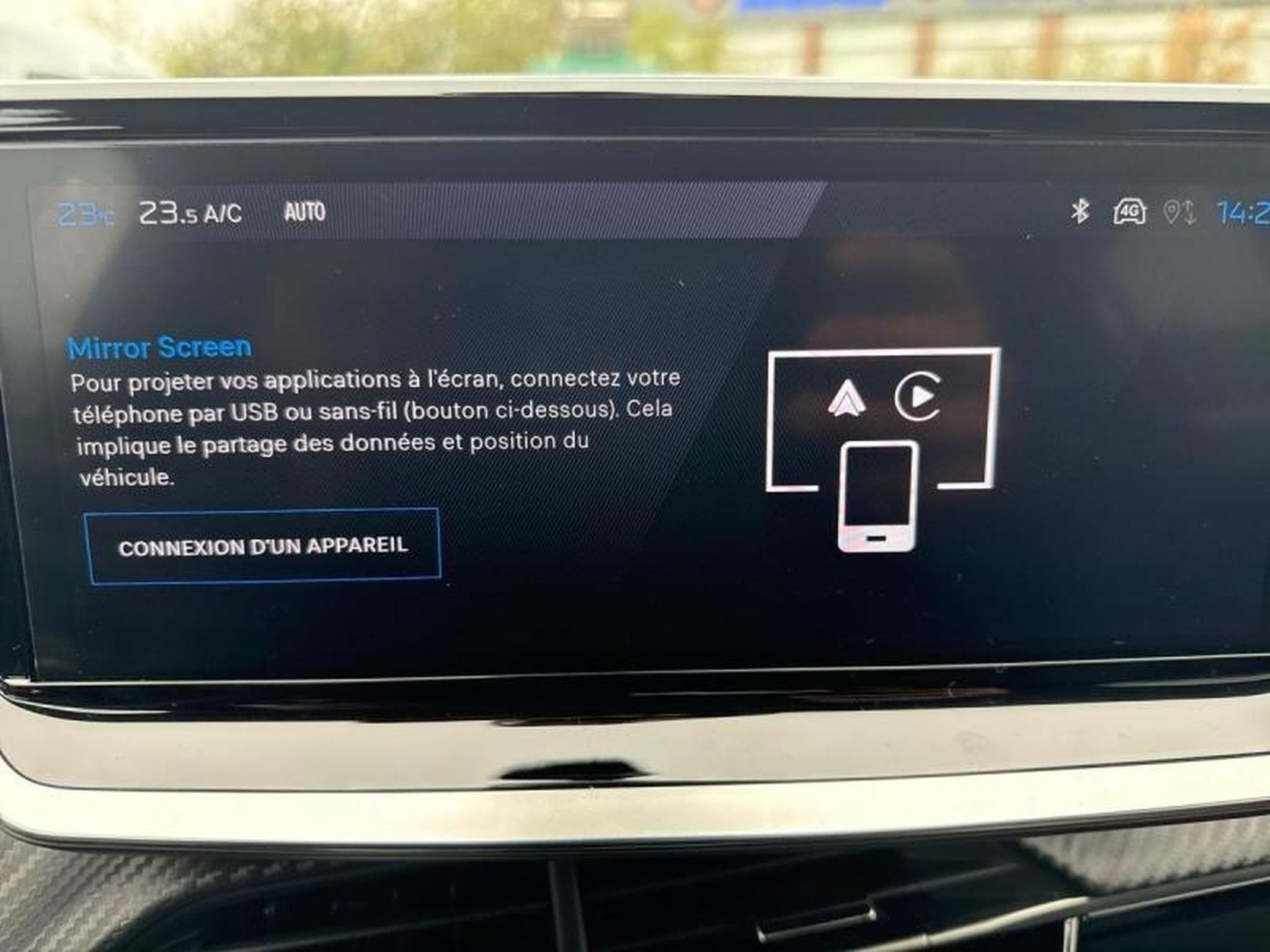 PEUGEOT 208 1.2 Hybrid 100ch Allure e-DCS6 (2024) - Photo 7