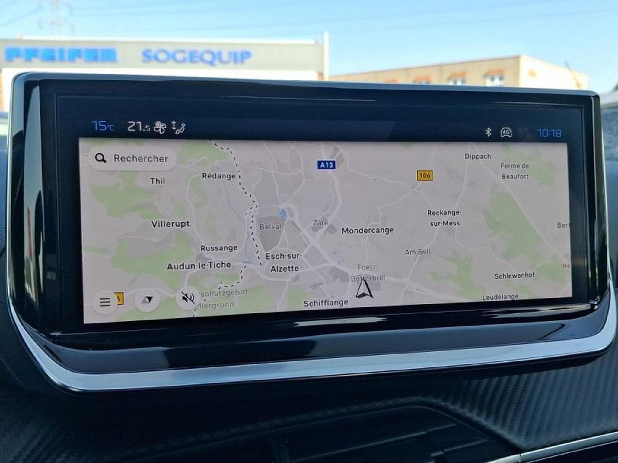 PEUGEOT 2008 1.2 100ch S&S Allure (2024) - Photo 5