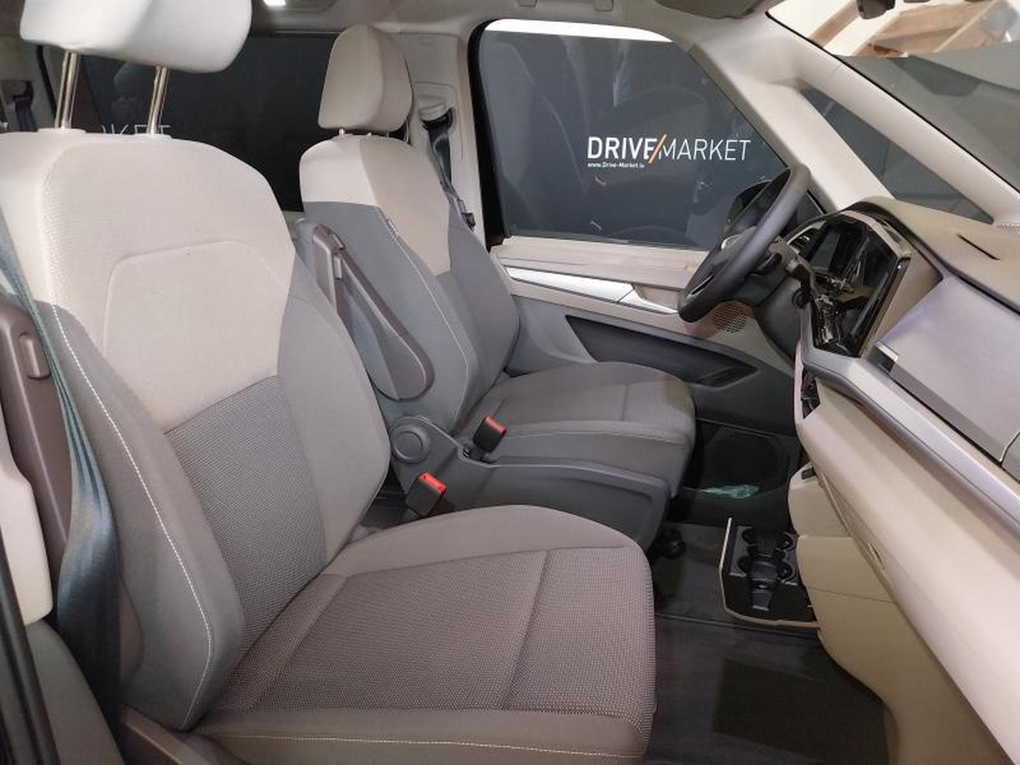 VW T7 Life LONG (2024) - Photo 6