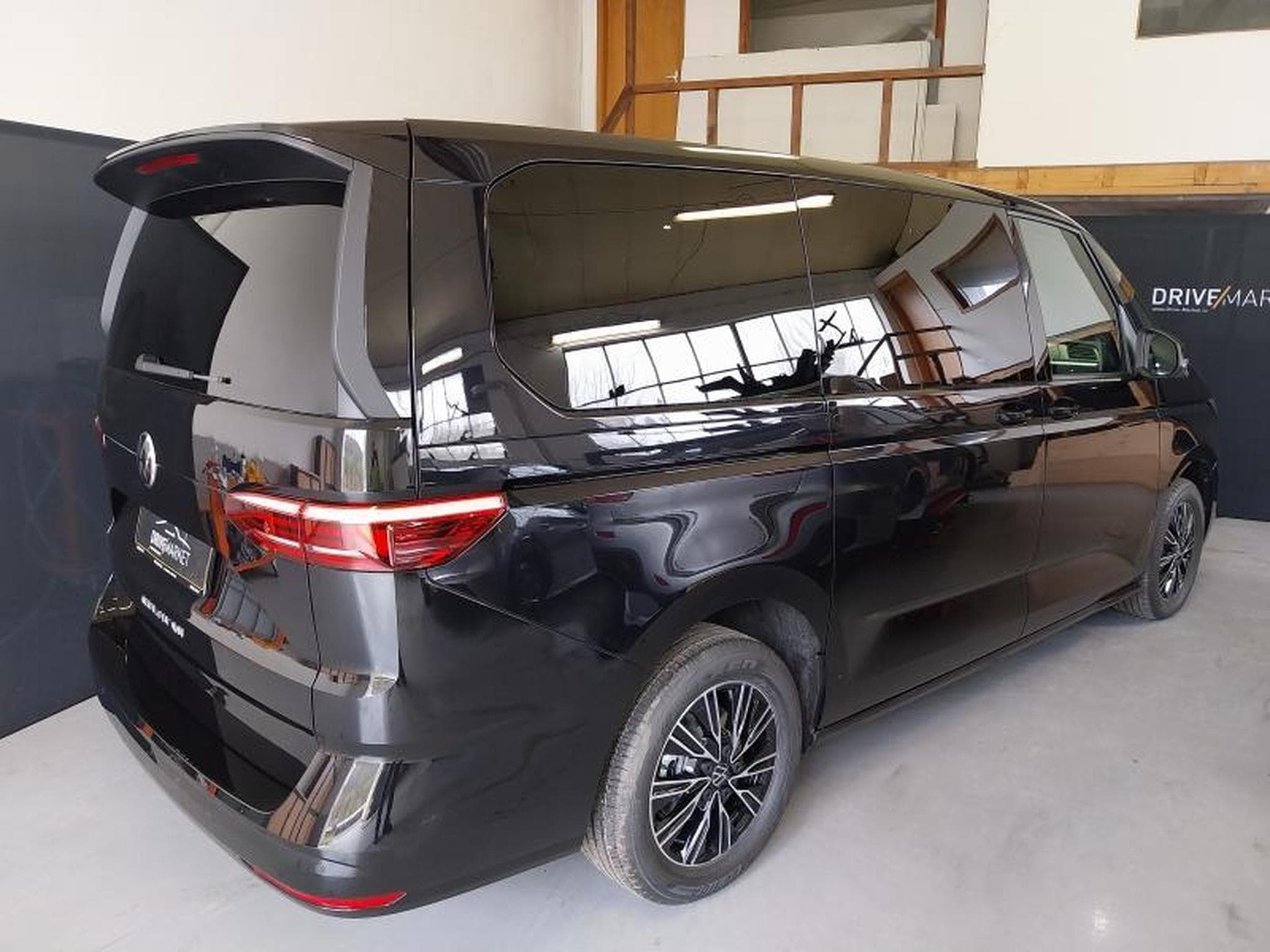 VW T7 Life LONG (2024) - Photo 9