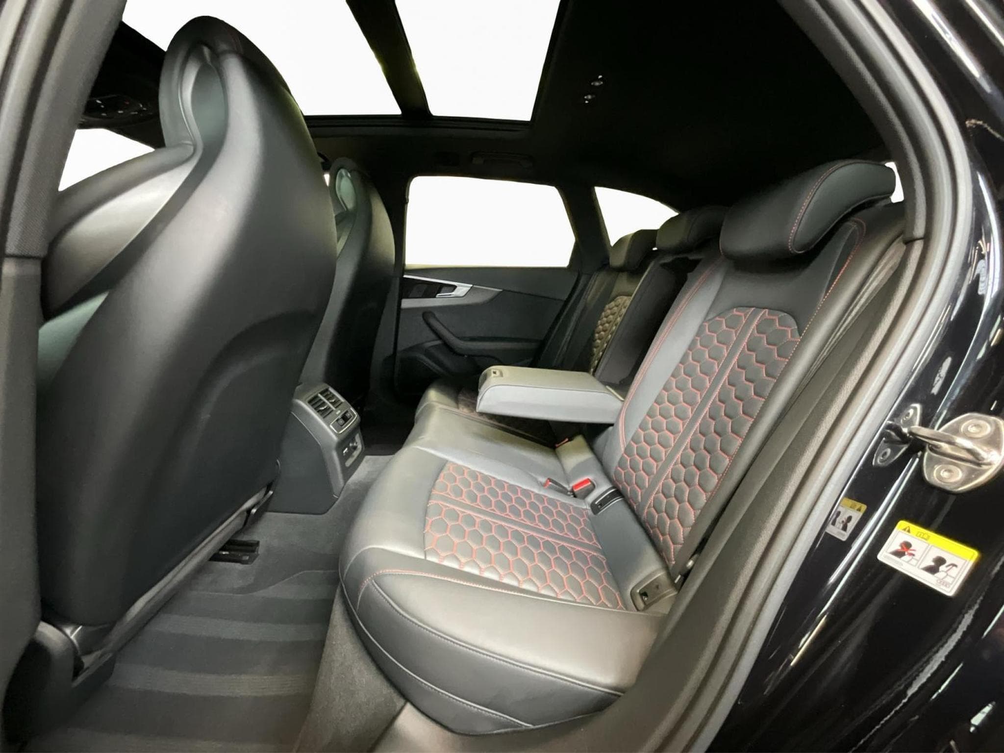 Audi RS4 Competition+Quattro+Tiptronic (2024) - Photo 16