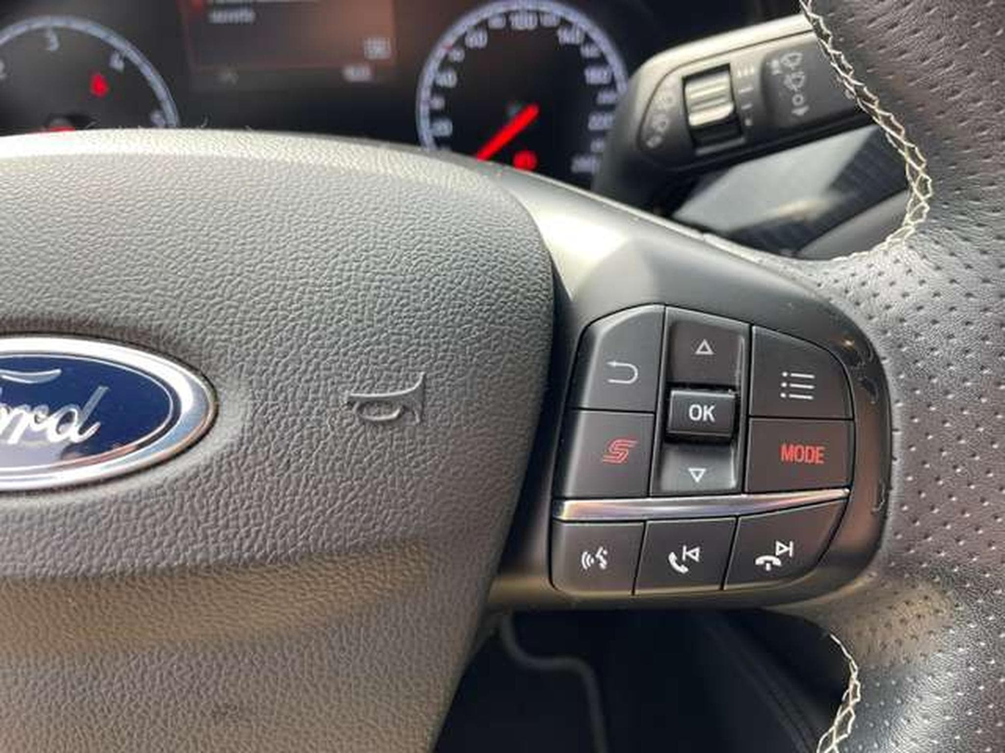 Ford Focus 2.0 EcoBlue ST - JUSQU'A 4 ANS DE GARANTIE (2020) - Photo 17