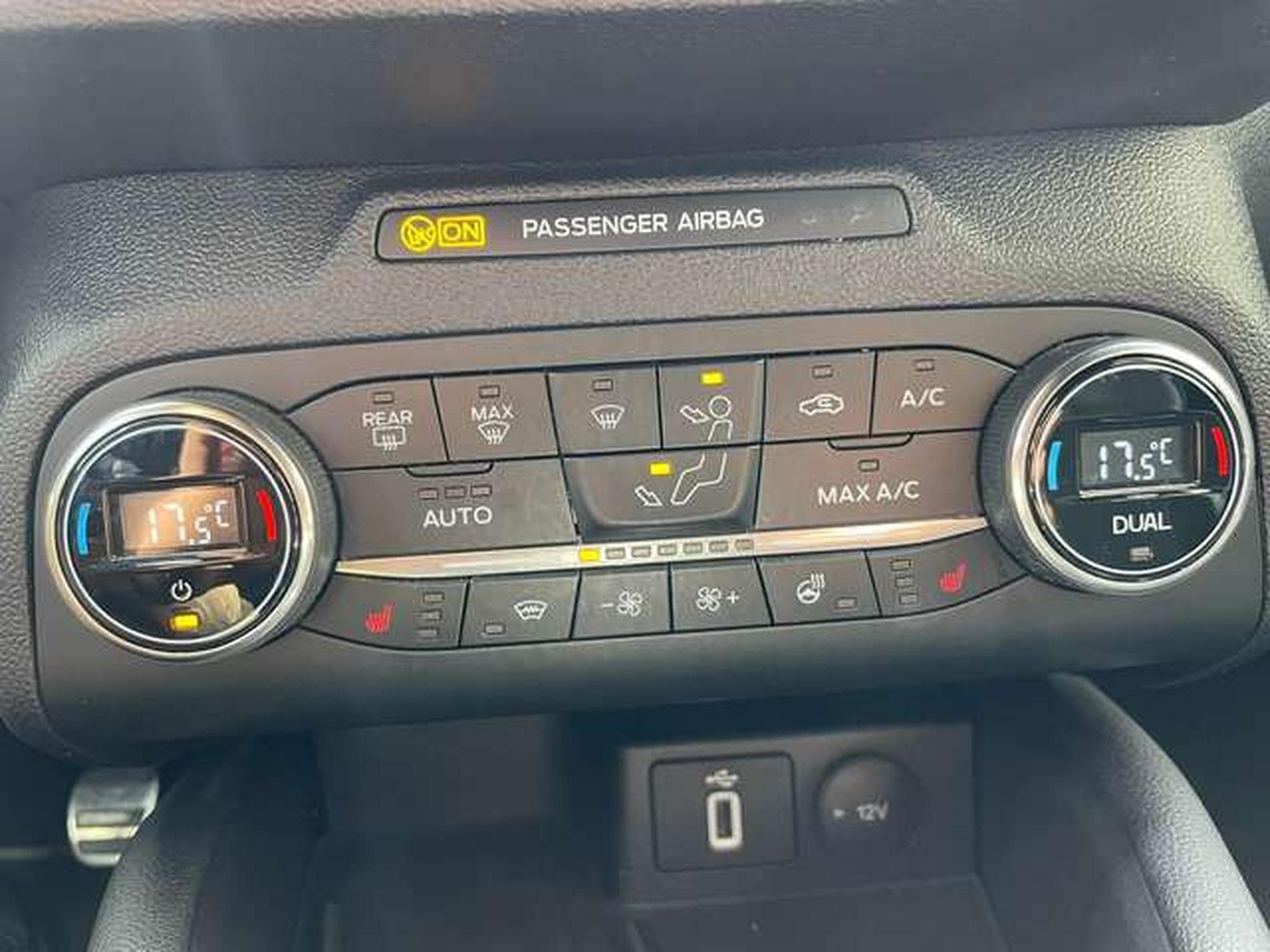 Ford Focus 2.0 EcoBlue ST - JUSQU'A 4 ANS DE GARANTIE (2020) - Photo 26