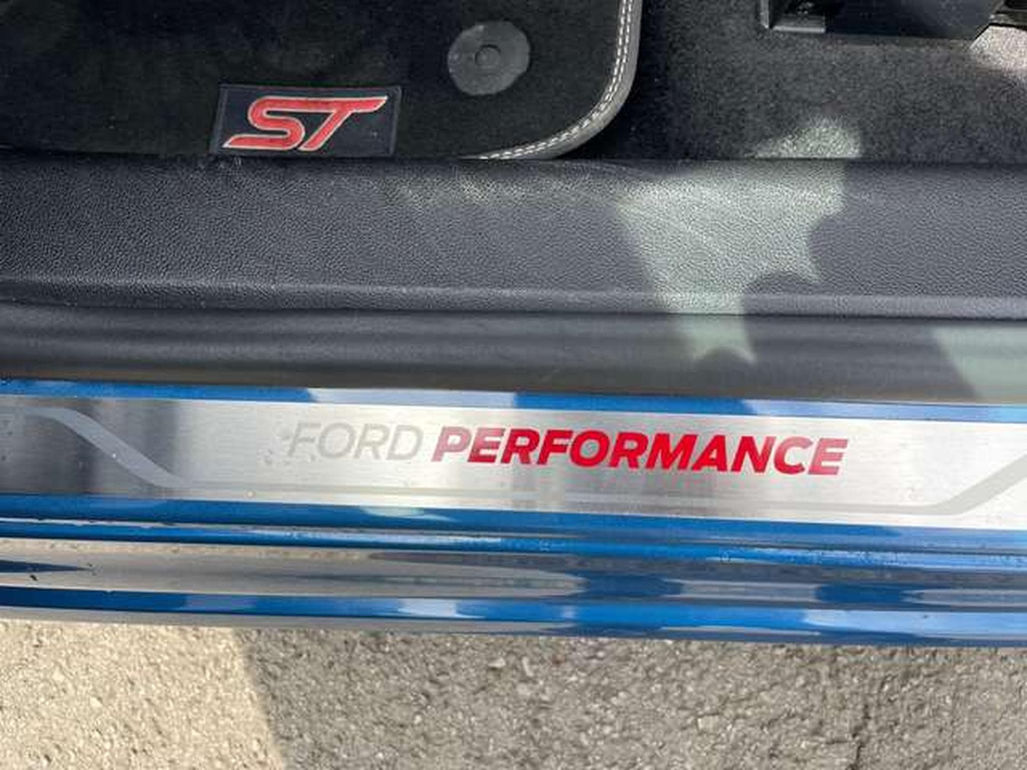 Ford Focus 2.0 EcoBlue ST - JUSQU'A 4 ANS DE GARANTIE (2020) - Photo 9