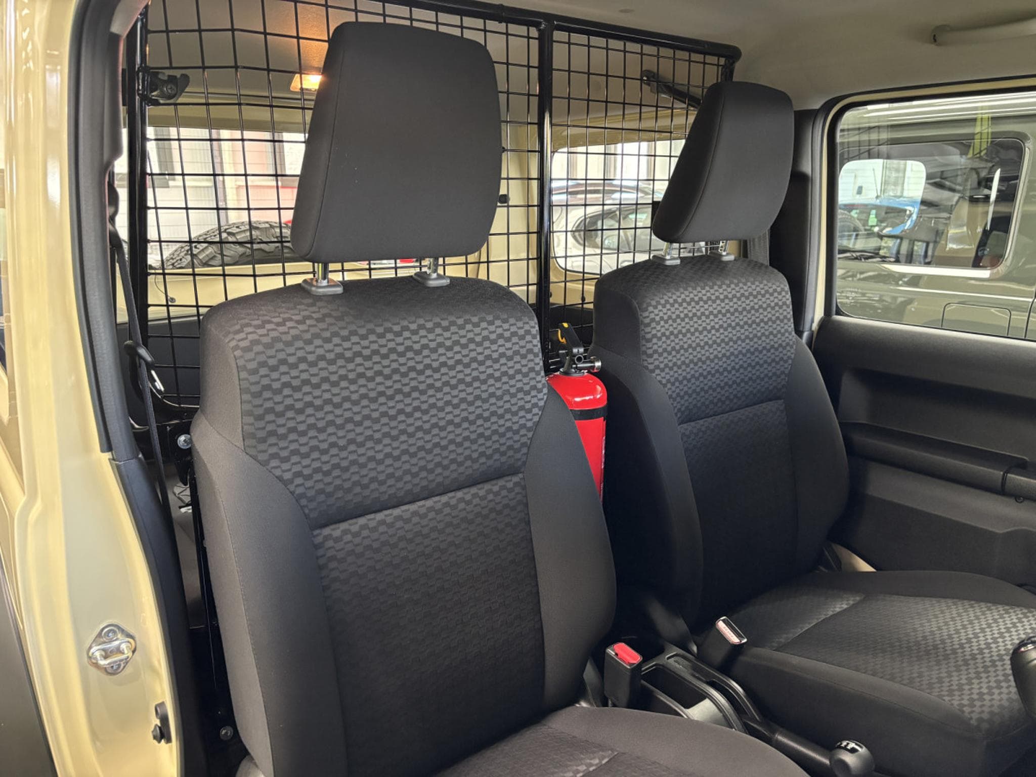 Suzuki Jimny 1.5 GL (2022) - Photo 10