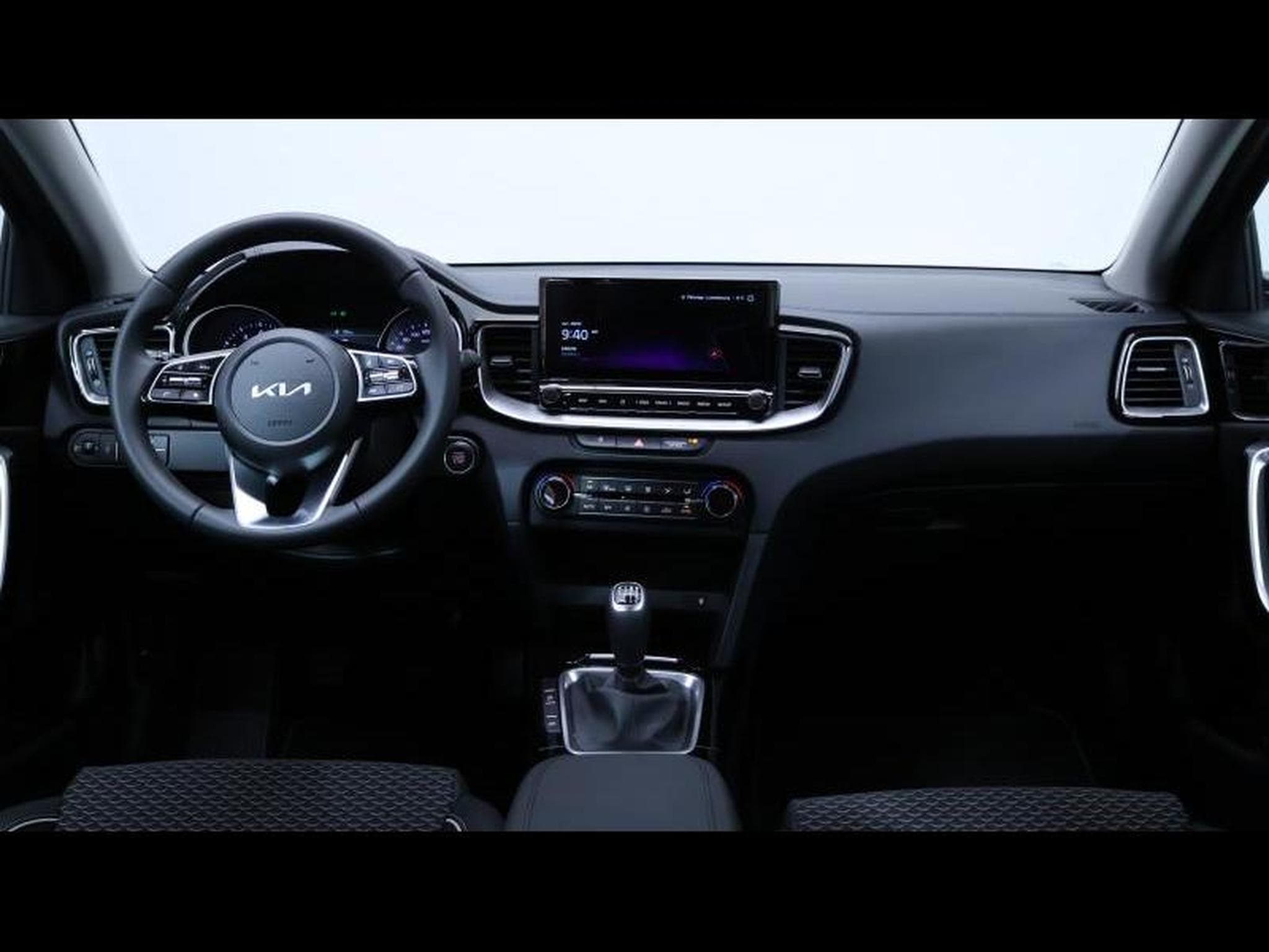 Kia Ceed SW MY25 Pulse 1.0 T-GDi 100 MT6 (2025) - Photo 18