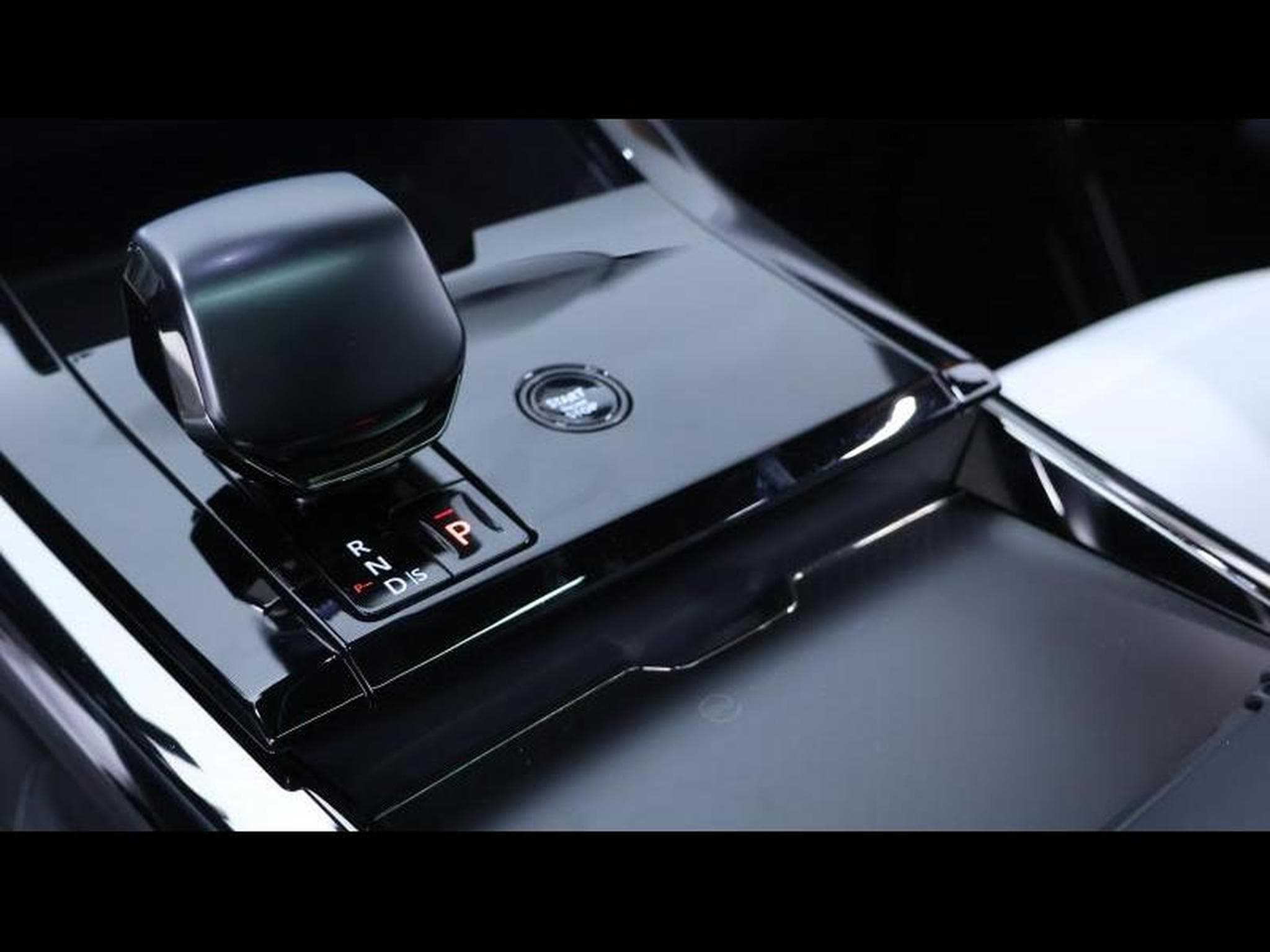 Land-Rover Range Rover Sport P635 SV Edition Two (2025) - Photo 19