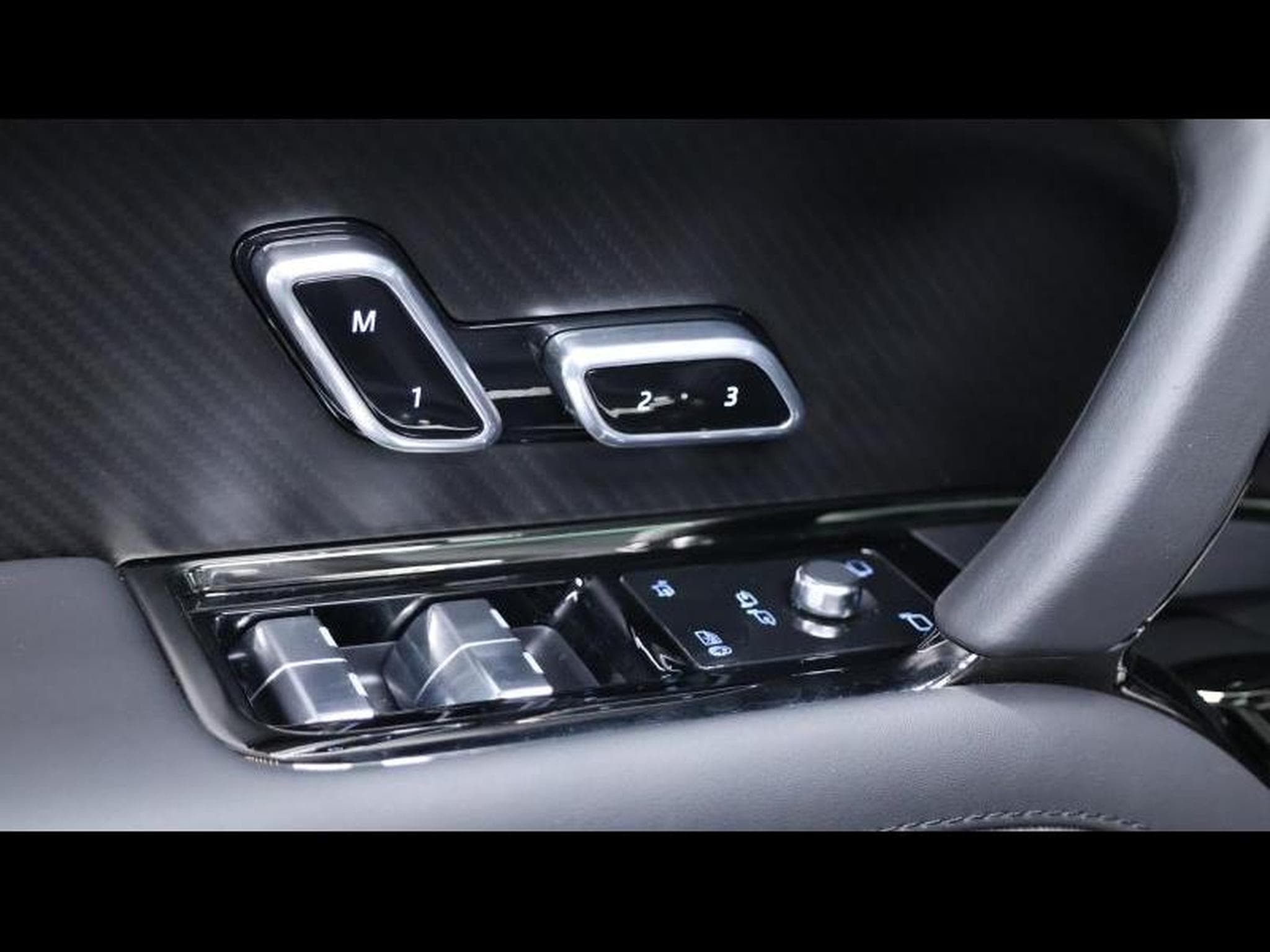 Land-Rover Range Rover Sport P635 SV Edition Two (2025) - Photo 31