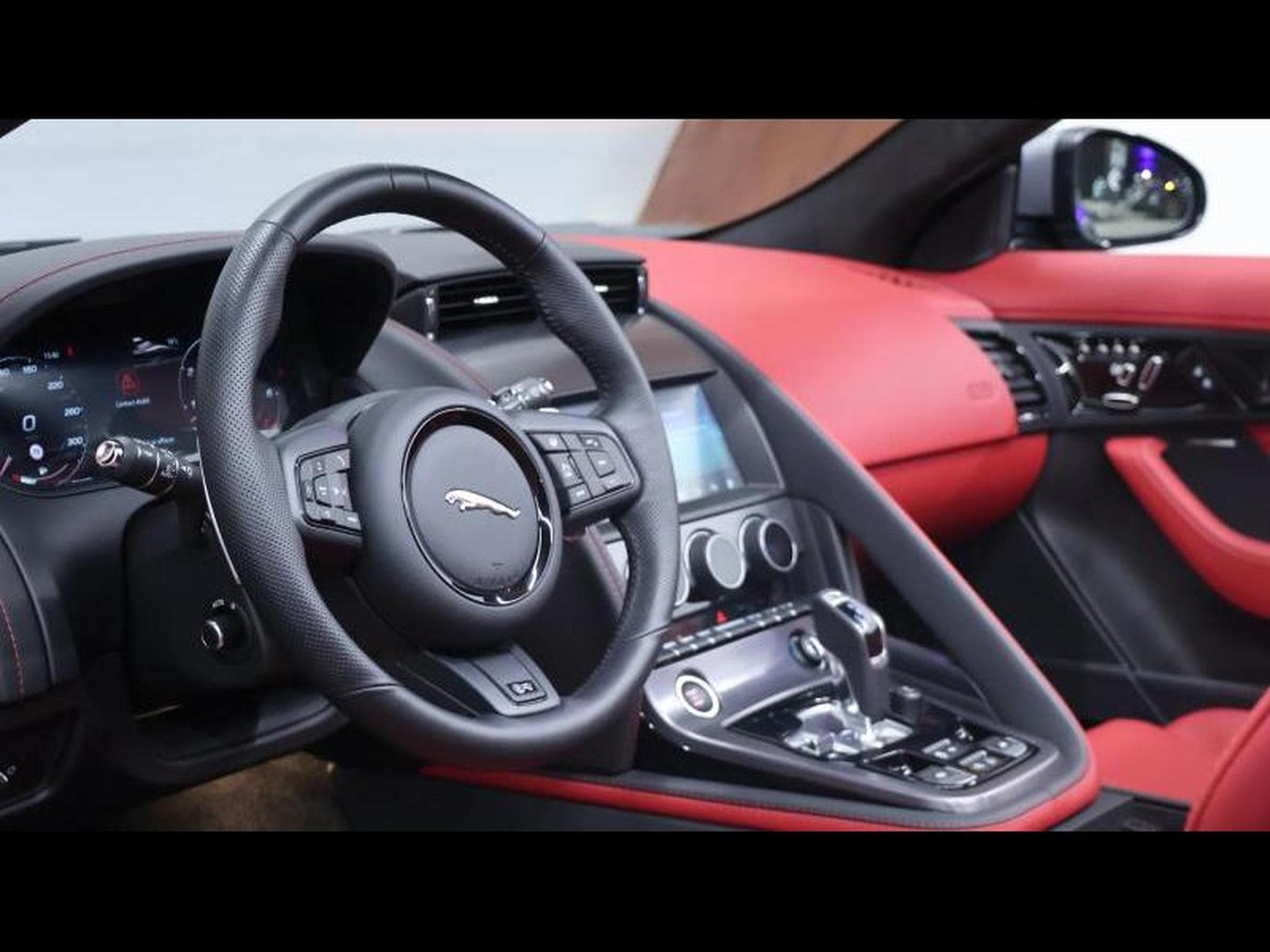 Jaguar F-Type R P575 Convertible Auto (2024) - Photo 25