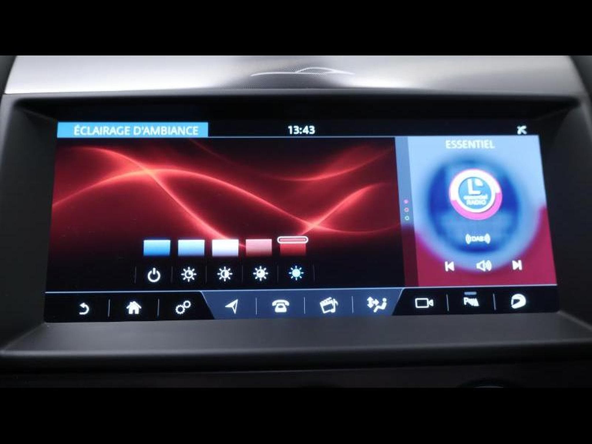 Jaguar F-Type R P575 Convertible Auto (2024) - Photo 32