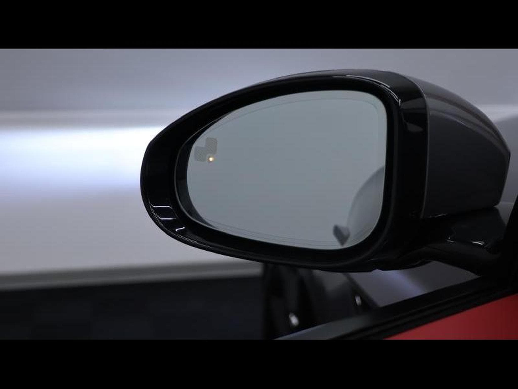 Jaguar F-Type R P575 Convertible Auto (2024) - Photo 36