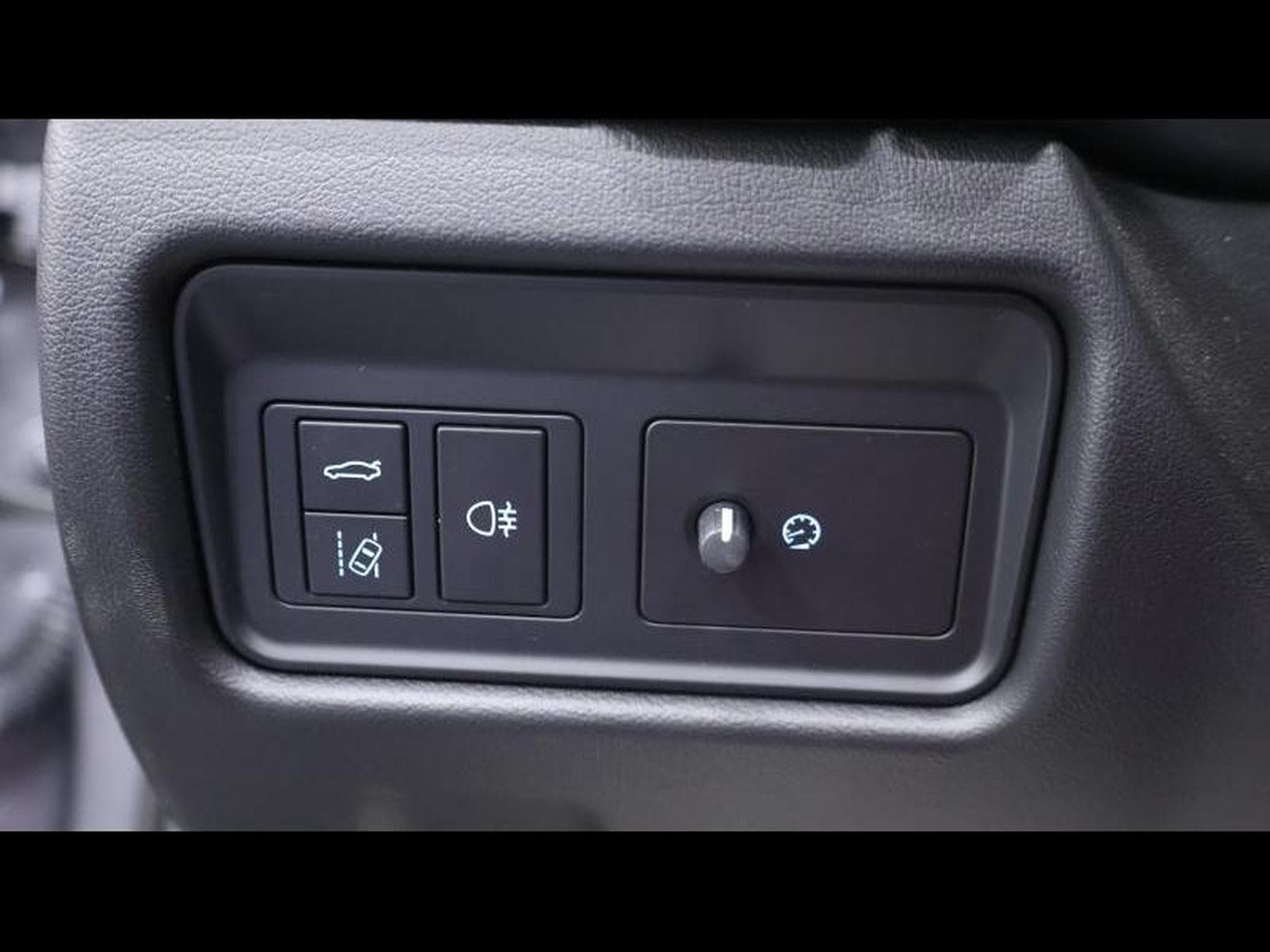 Jaguar F-Type R P575 Convertible Auto (2024) - Photo 38