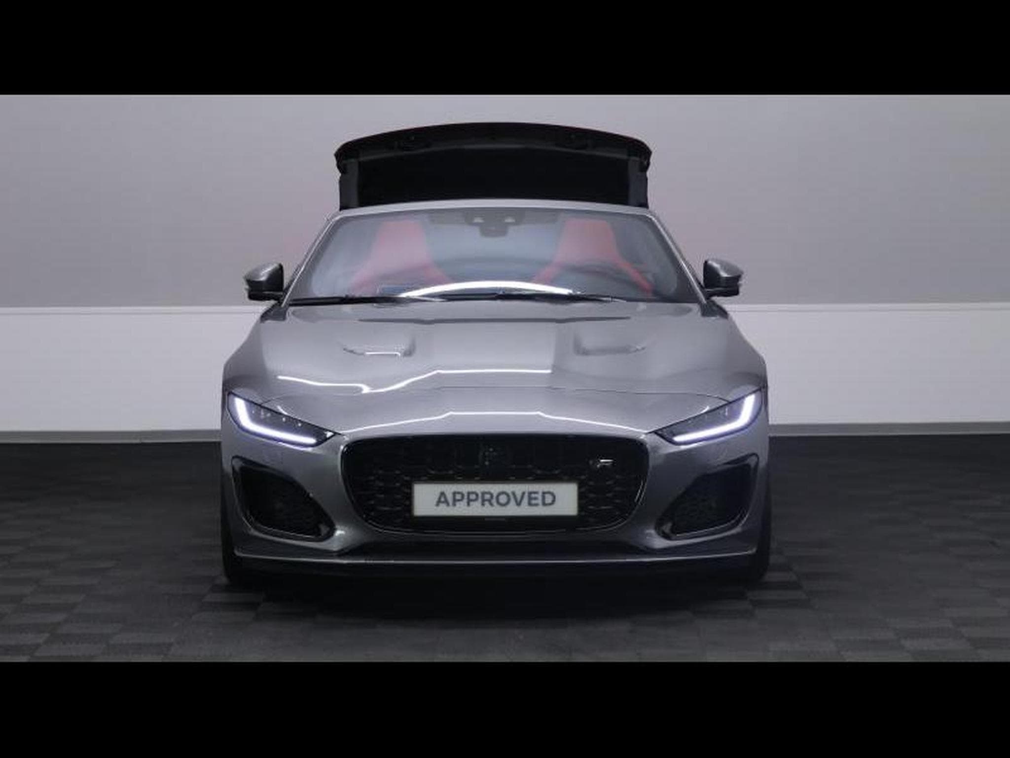 Jaguar F-Type R P575 Convertible Auto (2024) - Photo 5
