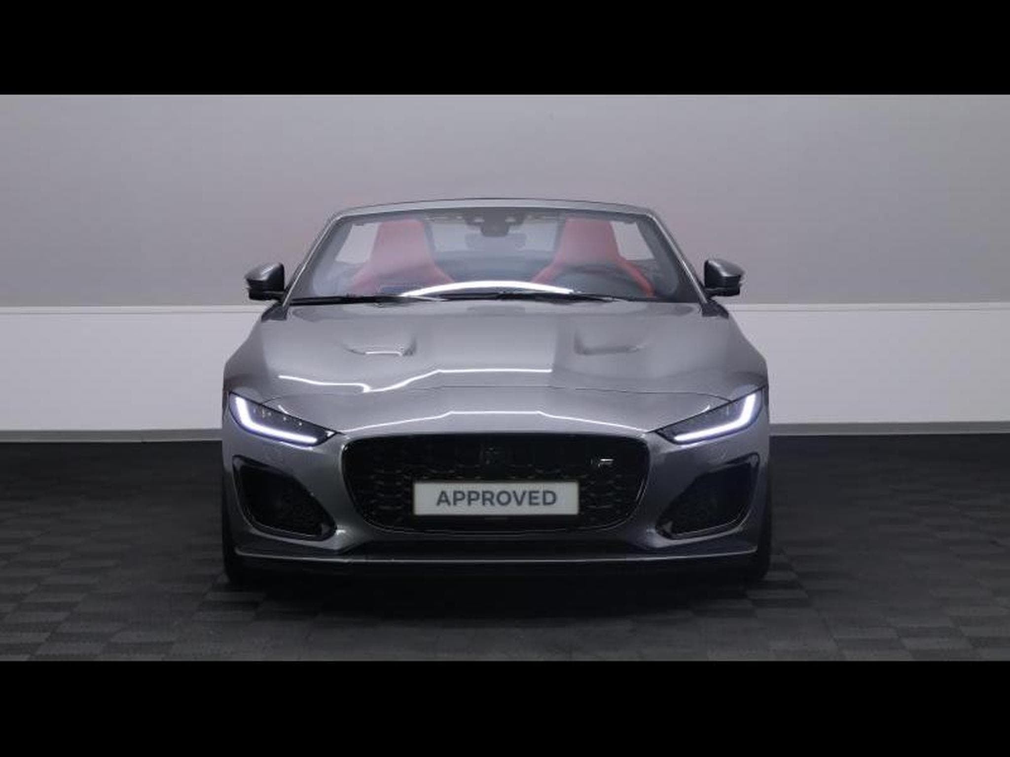 Jaguar F-Type R P575 Convertible Auto (2024) - Photo 6