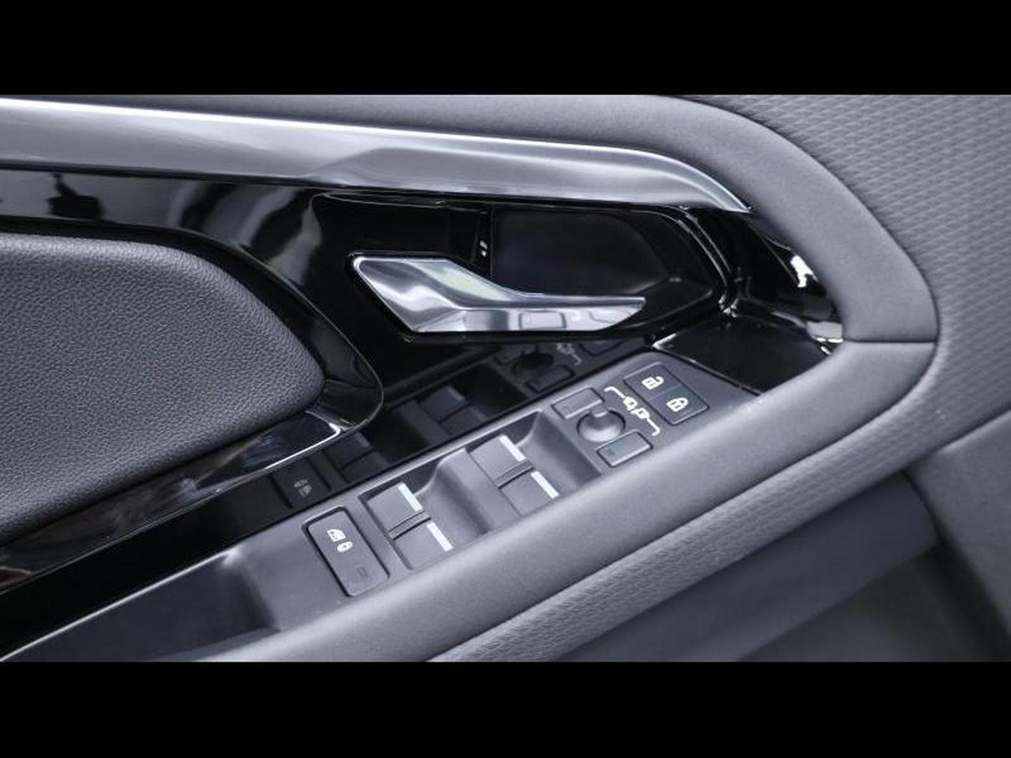 Land-Rover Range Rover Evoque D165 S R-Dynamic AWD Auto (2023) - Photo 22