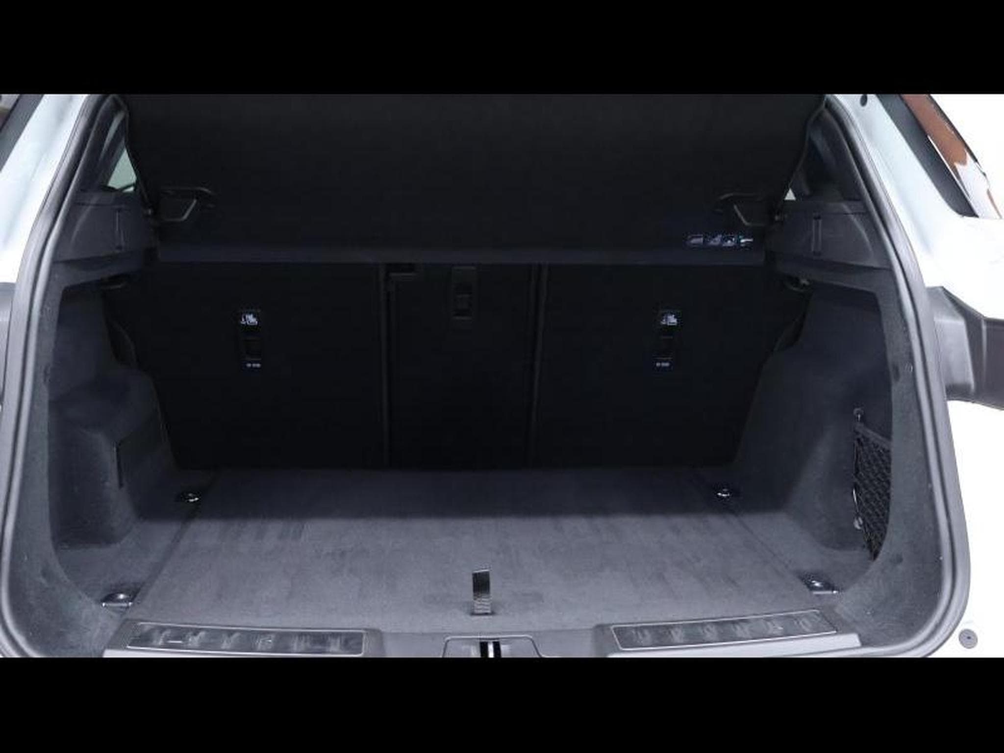 Land-Rover Range Rover Evoque D165 S R-Dynamic AWD Auto (2023) - Photo 6