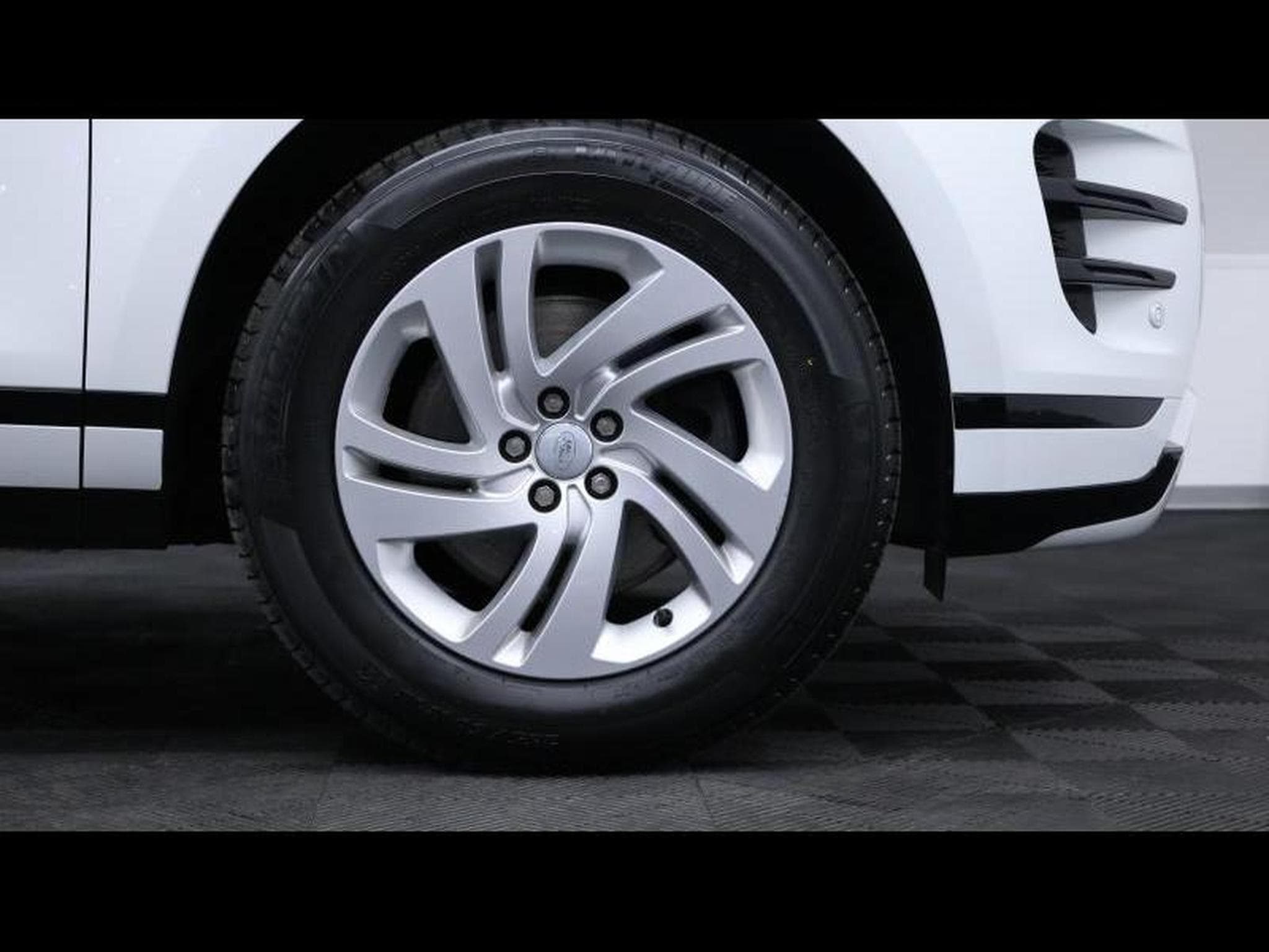 Land-Rover Range Rover Evoque D165 S R-Dynamic AWD Auto (2023) - Photo 9