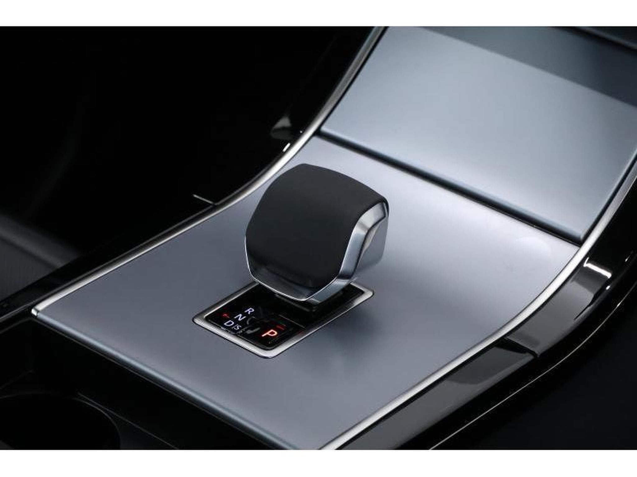 Land-Rover Range Rover Velar D200 AWD auto (2024) - Photo 13