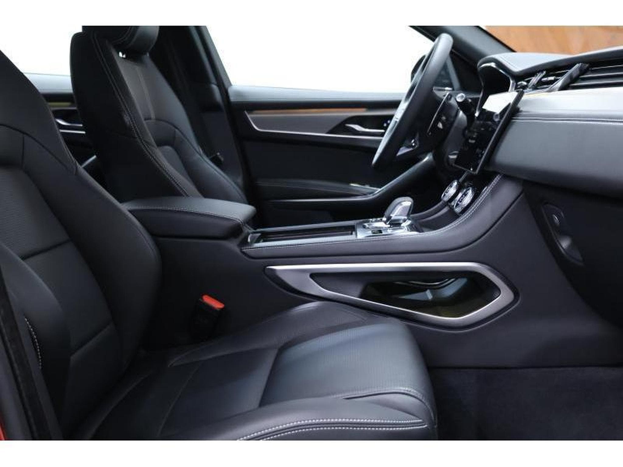 Jaguar F-Pace D165 S AWD Auto (2024) - Photo 8