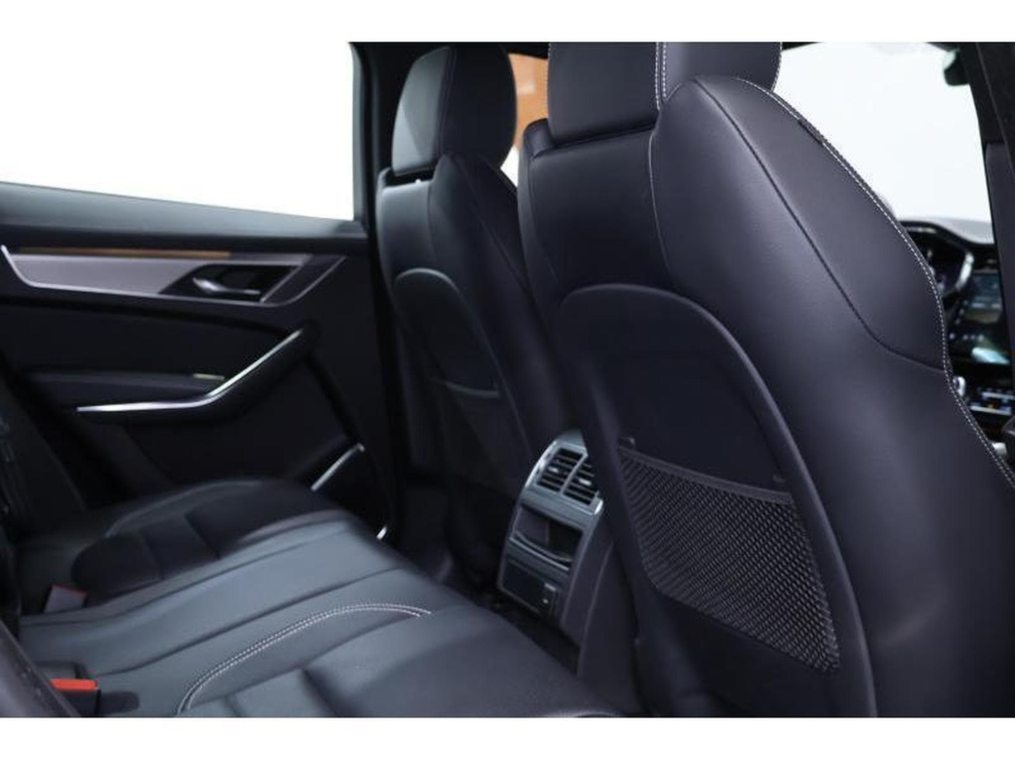 Jaguar F-Pace D165 S AWD Auto (2024) - Photo 9