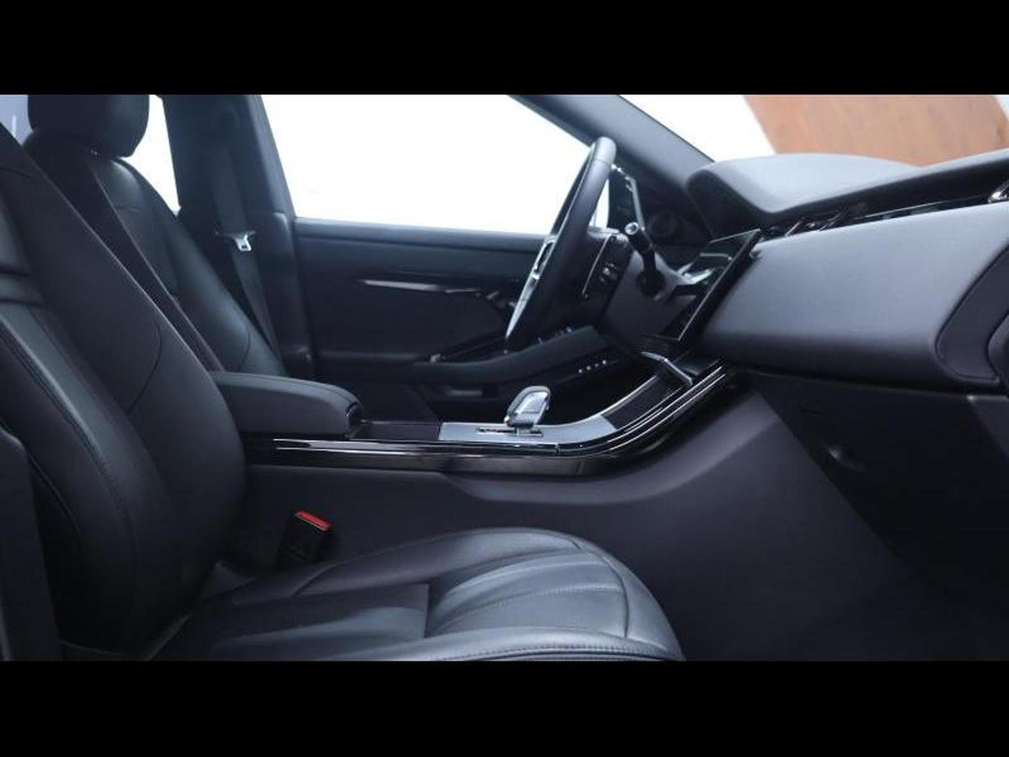 Land-Rover Range Rover Evoque D165 S AWD Auto (2024) - Photo 10