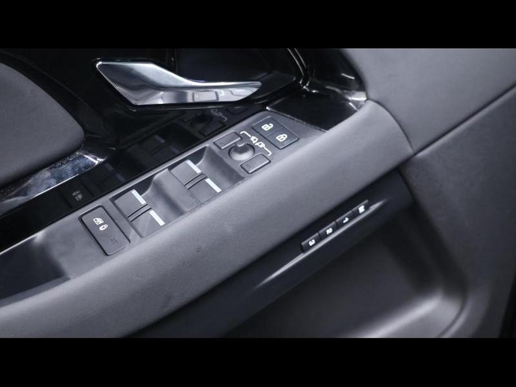 Land-Rover Range Rover Evoque D165 S AWD Auto (2024) - Photo 22