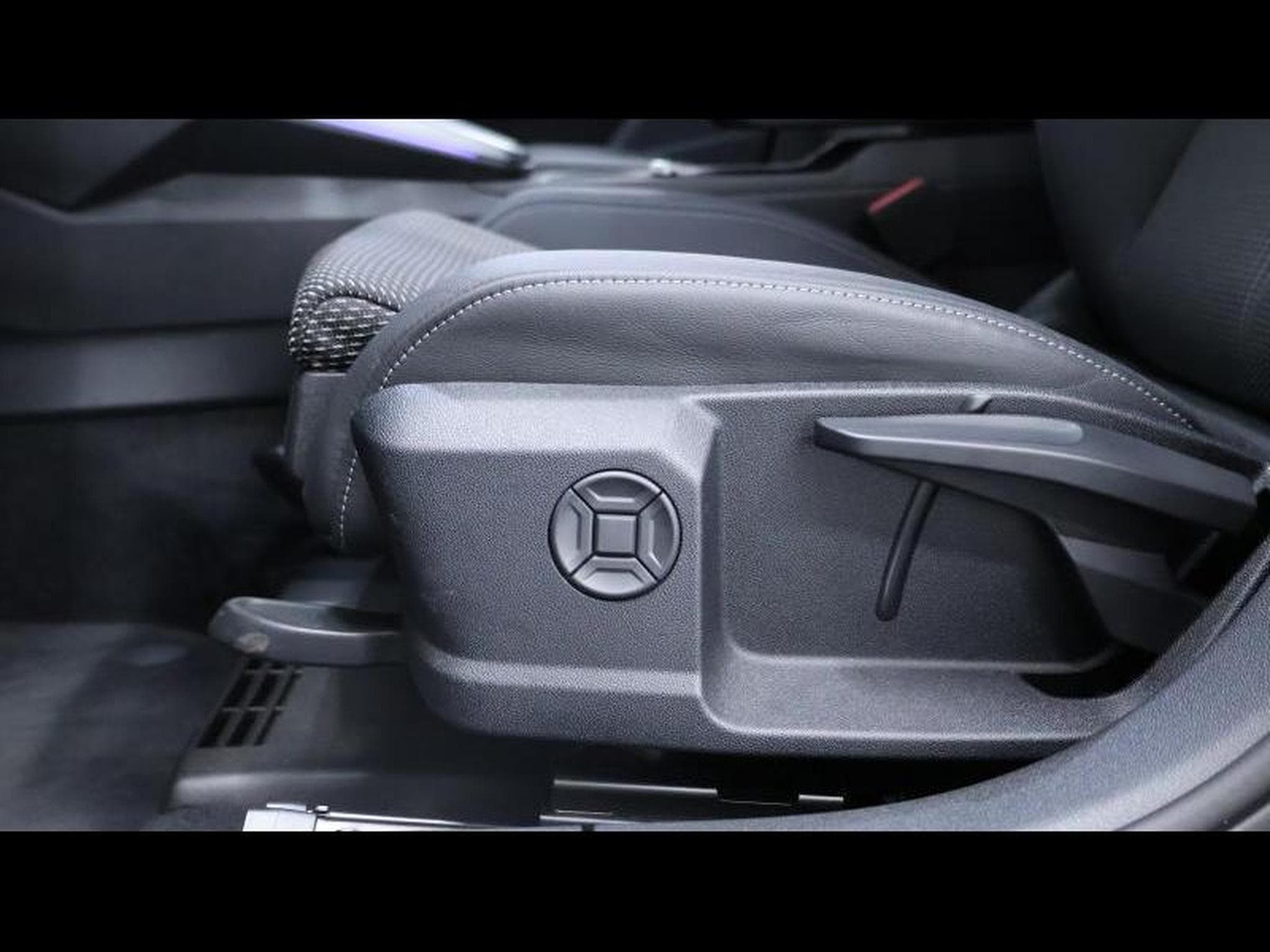 Audi A3 Sportback 35 TFSI 150 S-Line (2025) - Photo 25