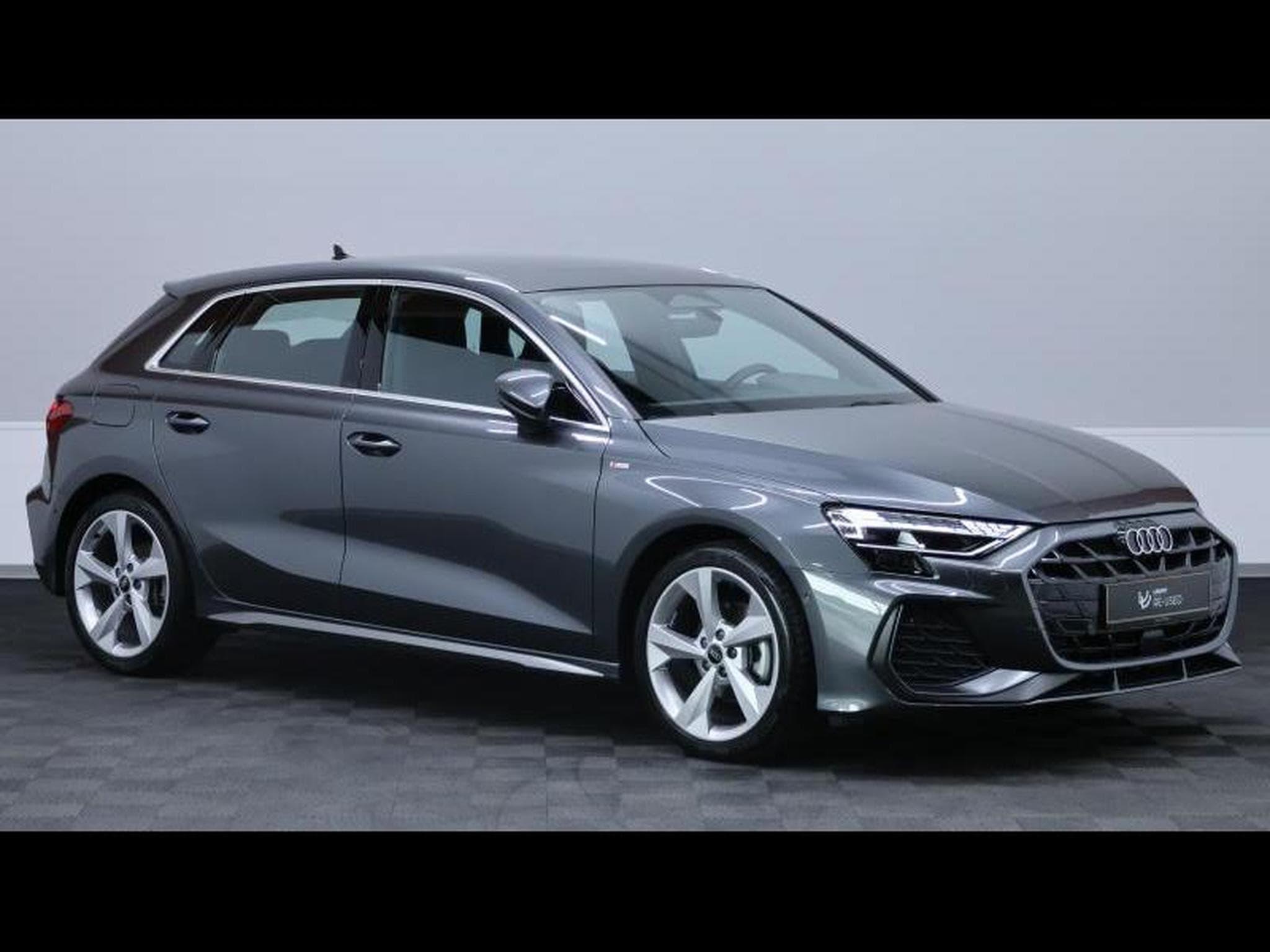 Audi A3 Sportback 35 TFSI 150 S-Line (2025) - Photo 3