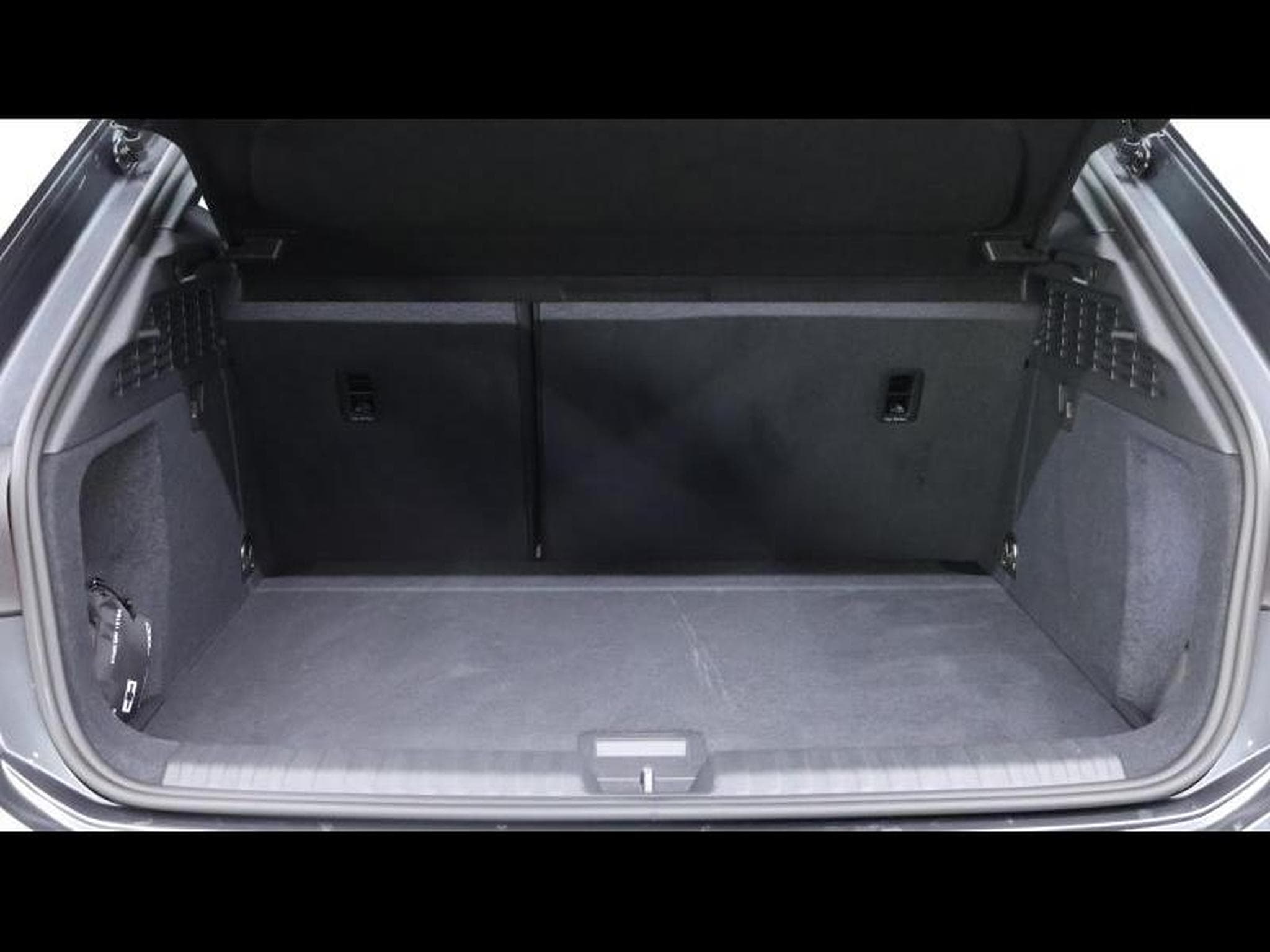 Audi A3 Sportback 35 TFSI 150 S-Line (2025) - Photo 7