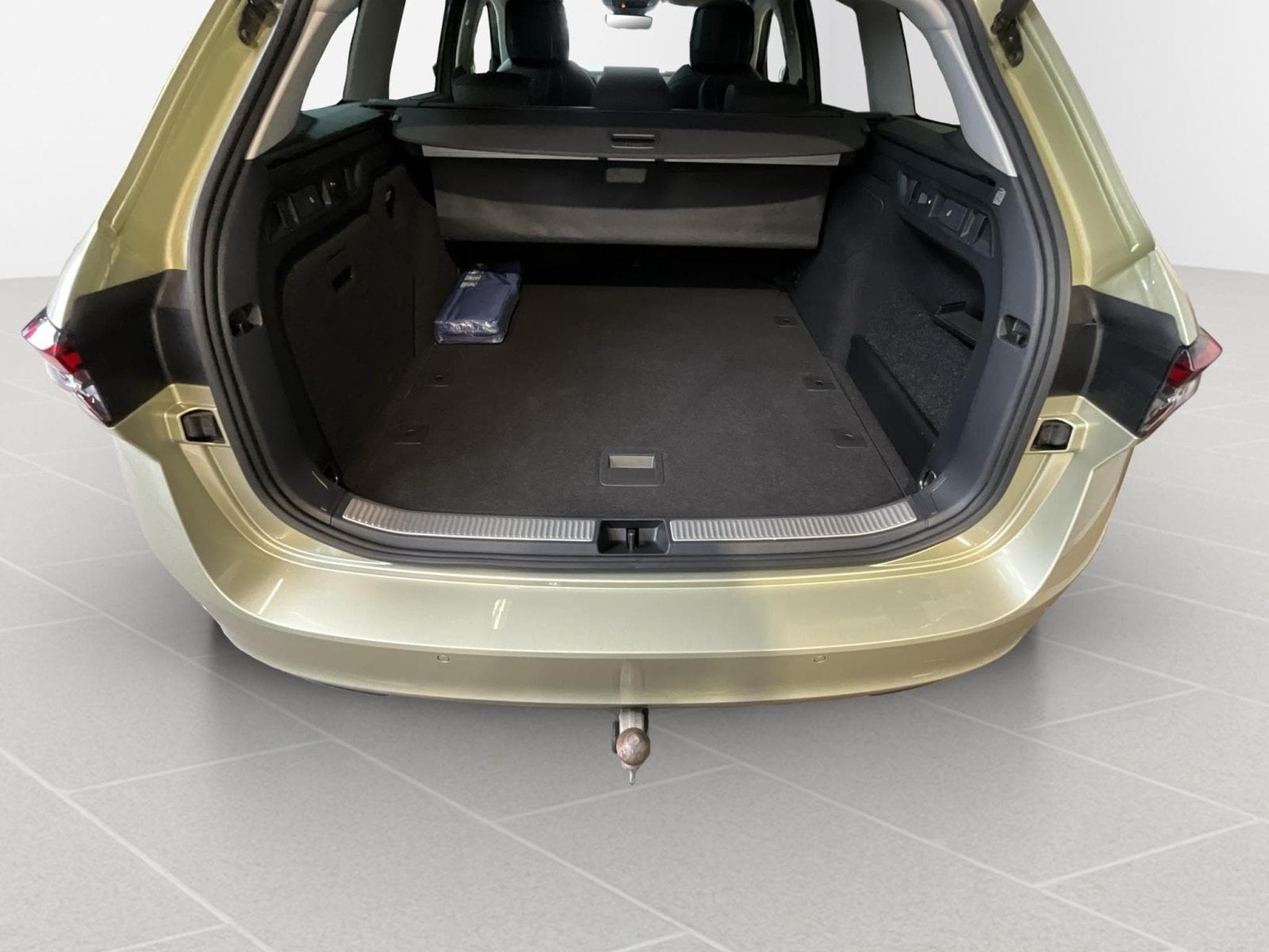 Skoda Superb L&K+DSG+Stand.H+AHK+LM19 (2025) - Foto 17