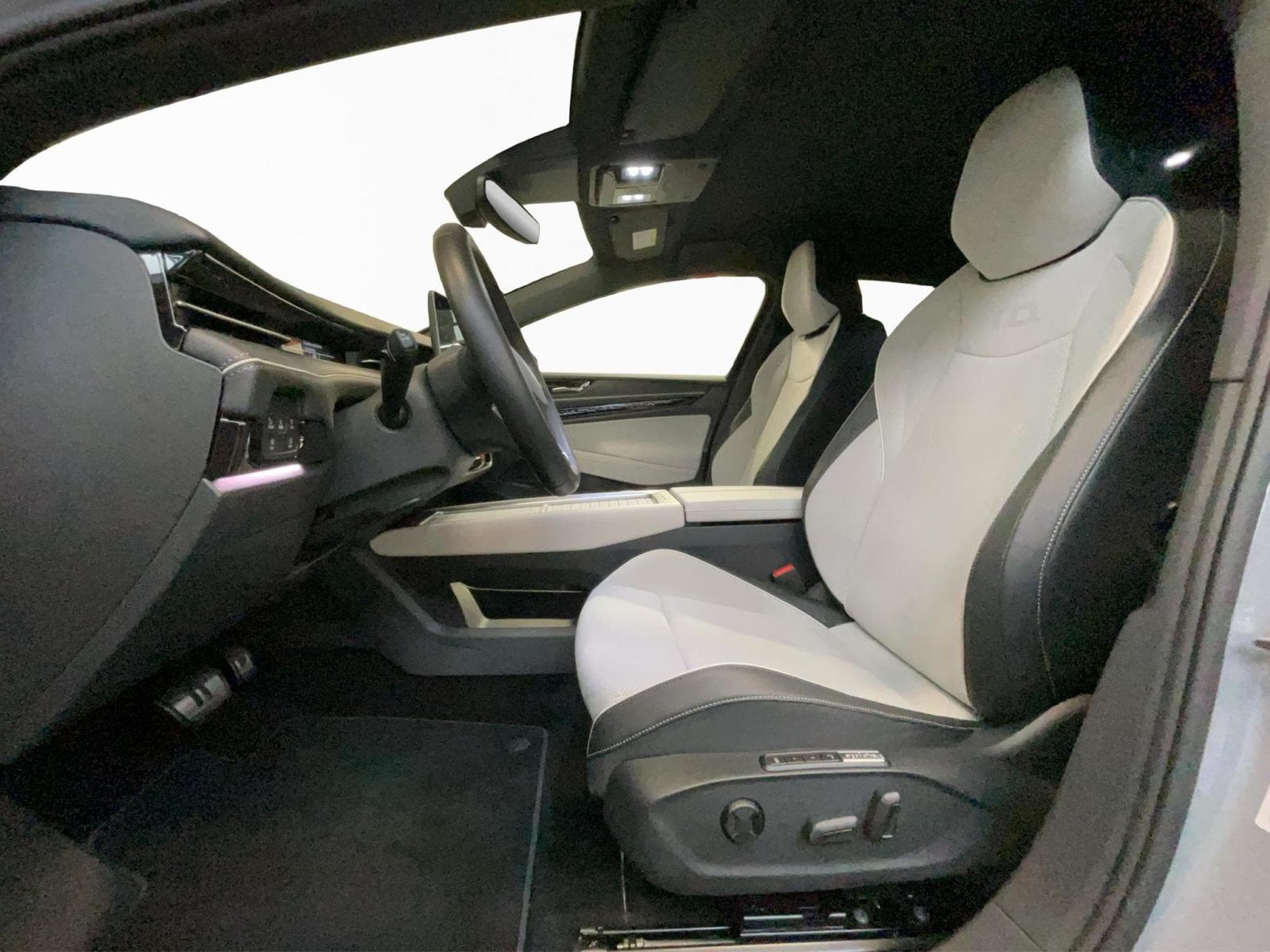 VW ID.7 Zertifikat+77kWh+Pro+P.Ext.+P.Int.+Navi (2024) - Foto 12